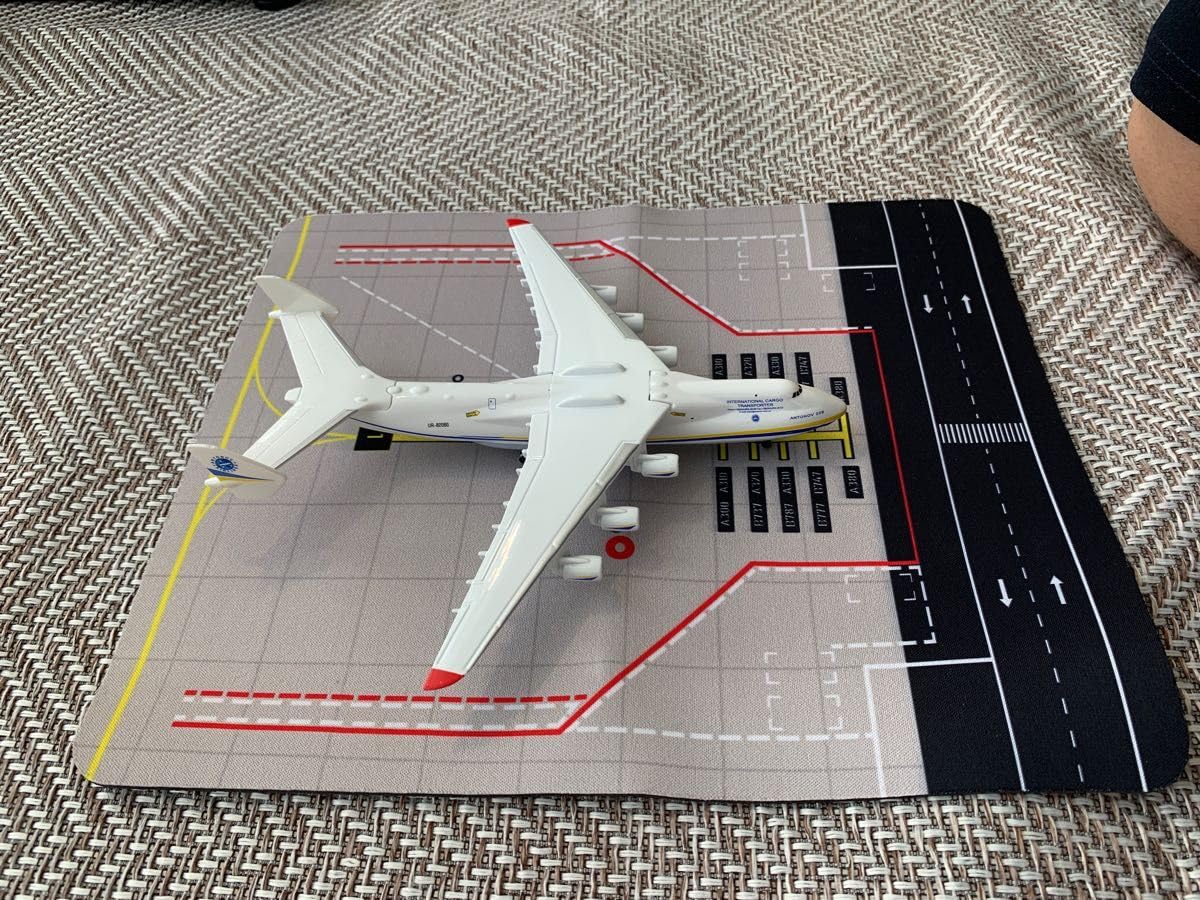 駐機場　エプロン　スポット　1/400 模型　ジオラマ　飛行機　空港　ミニチュア Amazon.co.jp: 航空機模型展示用エプロン 1/400 空港 駐機場