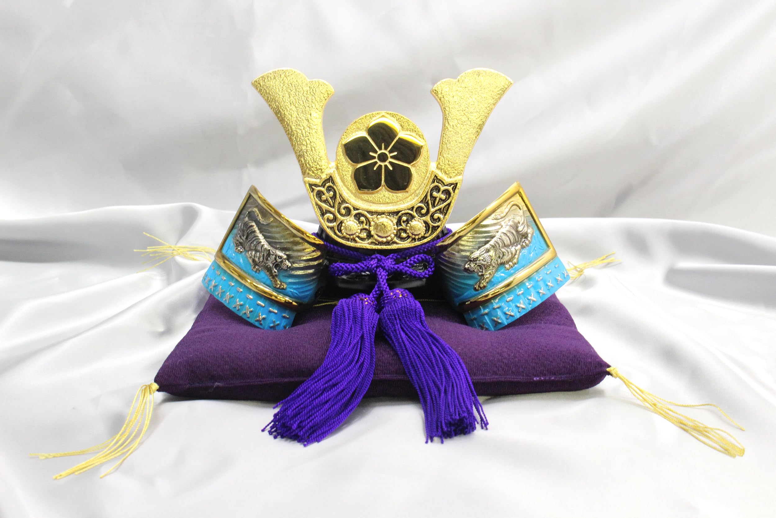 武士の兜（かぶと）甲冑　明智光秀　織田信長11個まとめて 武士の兜（かぶと）甲冑 明智光秀 織田信長11個まとめて