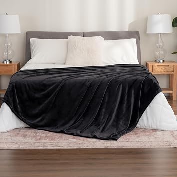 Berkshire Blanket Classic VelvetLoft Solid Bed Blanket,King Size Bed Blanket,Lightweight Soft Fuzzy Plush Blanket for Bed and Couch,Black,90x108 Inches