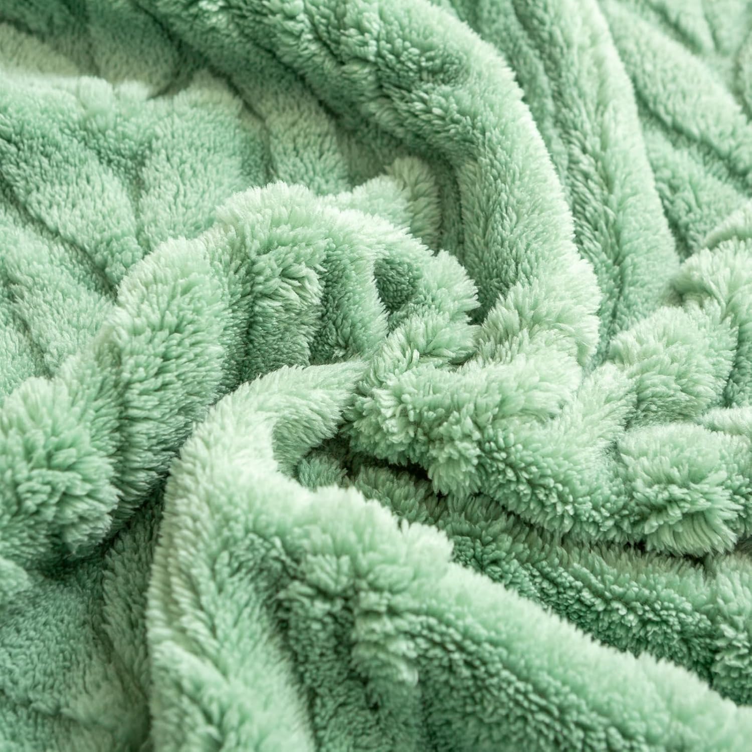 YUSOKI Queen Size Blanket Single Layer,Weight(4.4lb),370GMS-3D Stylish Design for Gift Home Decor (Sage Green,90"x90") - Image 7