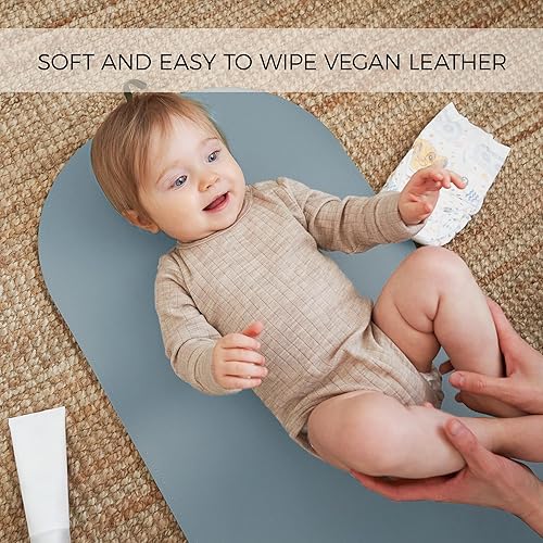 Miniatura 33 de Hermoso cambiador de pañales portátil para bebé, lavable y fácil de limpiar, la almohadilla de cuero vegano impermeable perfecta para viajar Beige