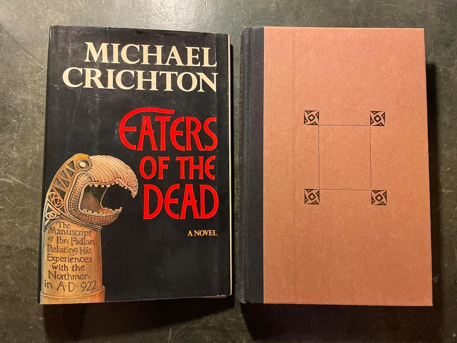 Amazon.com: Eaters of the Dead: 9780394494005: Crichton, Michael: Books