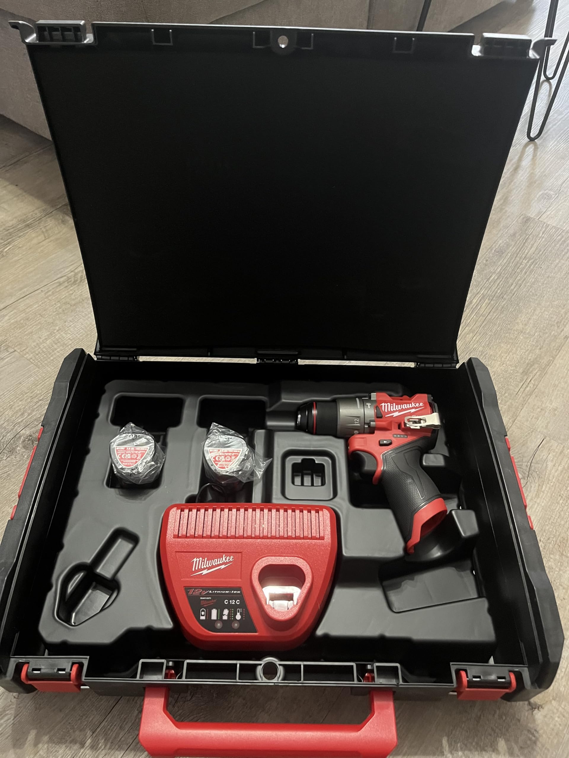 Akumuliatorinis smūginis suktuvas-grÄ™žtuvas M12 FPD2-202X 12V Milwaukee