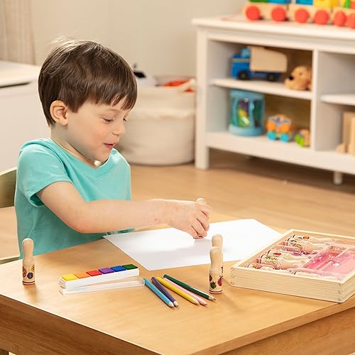 Miniatura 7 de Melissa & Doug Juego de sellos de lujo con mango feliz con 10 sellos, 5 lápices de colores y almohadilla de tinta lavable de 6 colores