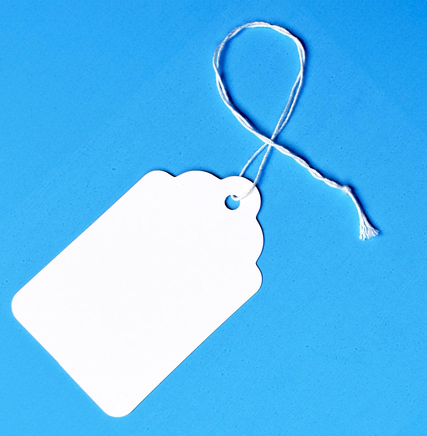 500 White Merchandise Tags #8 with String Attached – 2 3/4” x 1 11/16” – Paper Pre-Strung Marking Tags with 6” String for Pricing and Labeling