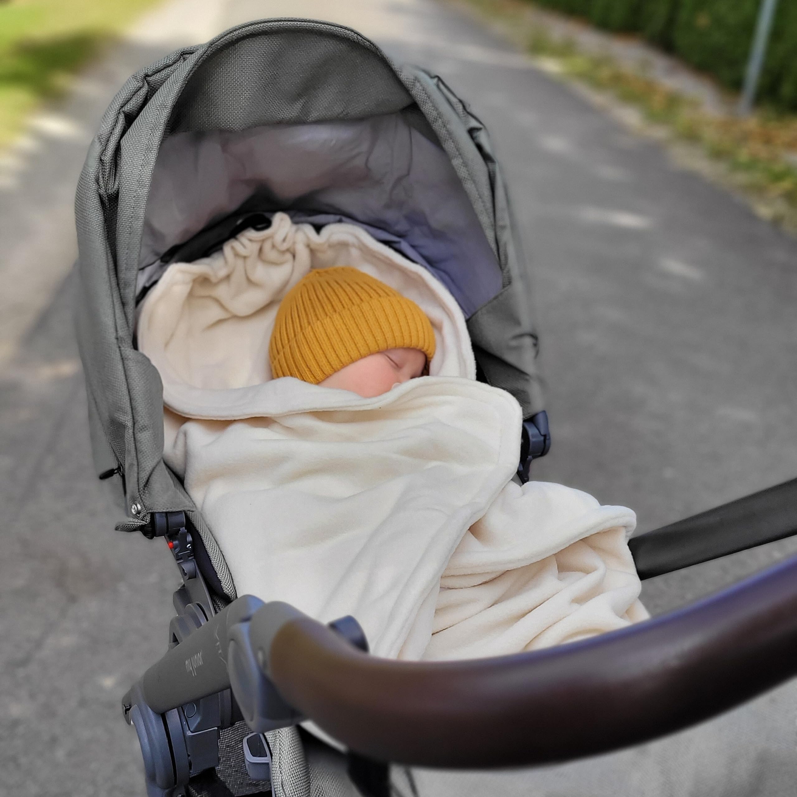 Hoppediz Copertina per ovetto, seggiolino auto e passeggino, sistema di cinture a 3 e 5 punti, pietra