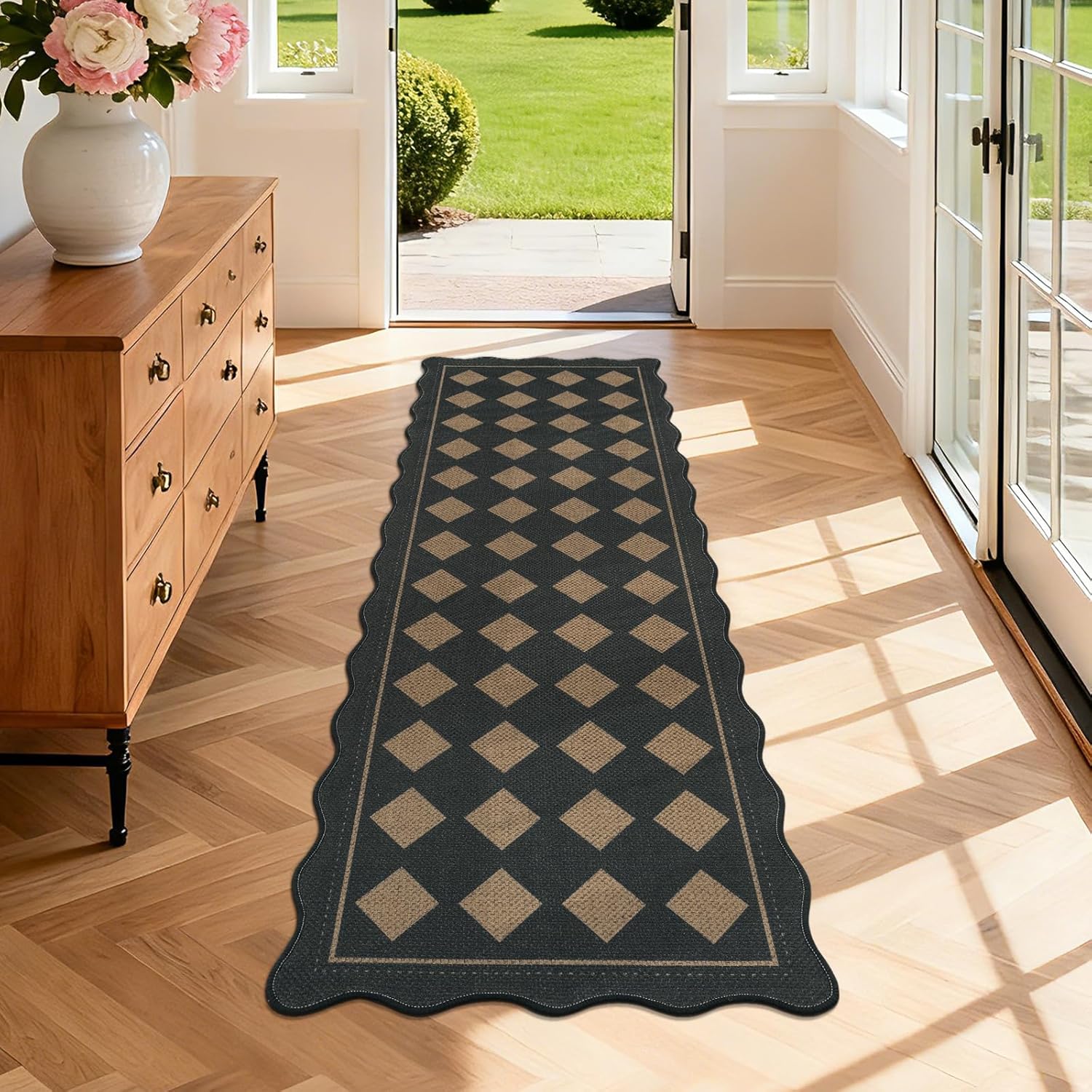Pauwer Checkered Easy Jute Runner Rug 2x6 Hallway Kitchen Mat Non Slip Washable Scalloped Runner Rug for Entryway Indoor Oudoor Floor Carpet for Laundry Patio Foyer Front Door, Black