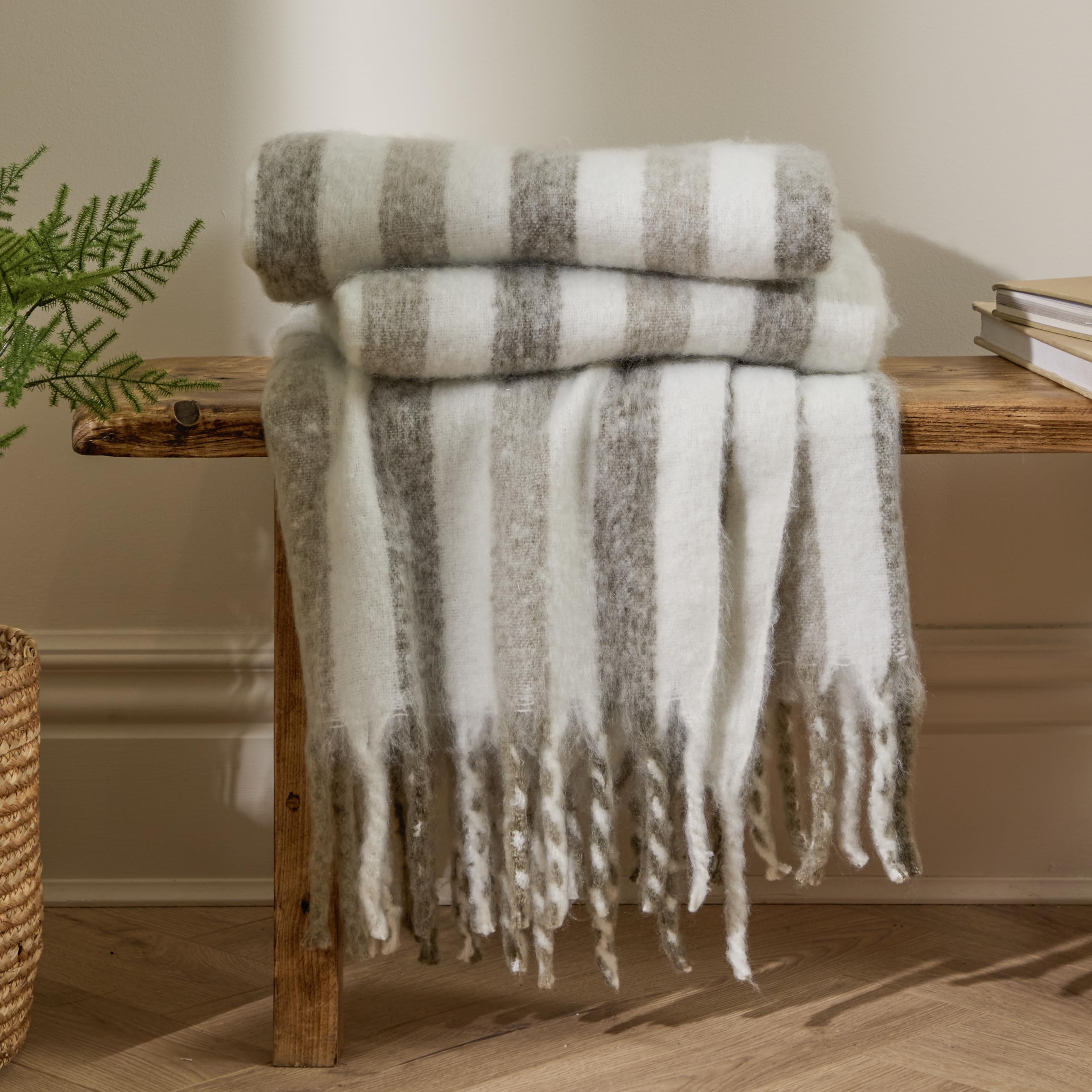 Wylder Beechwood 140X180 Throw