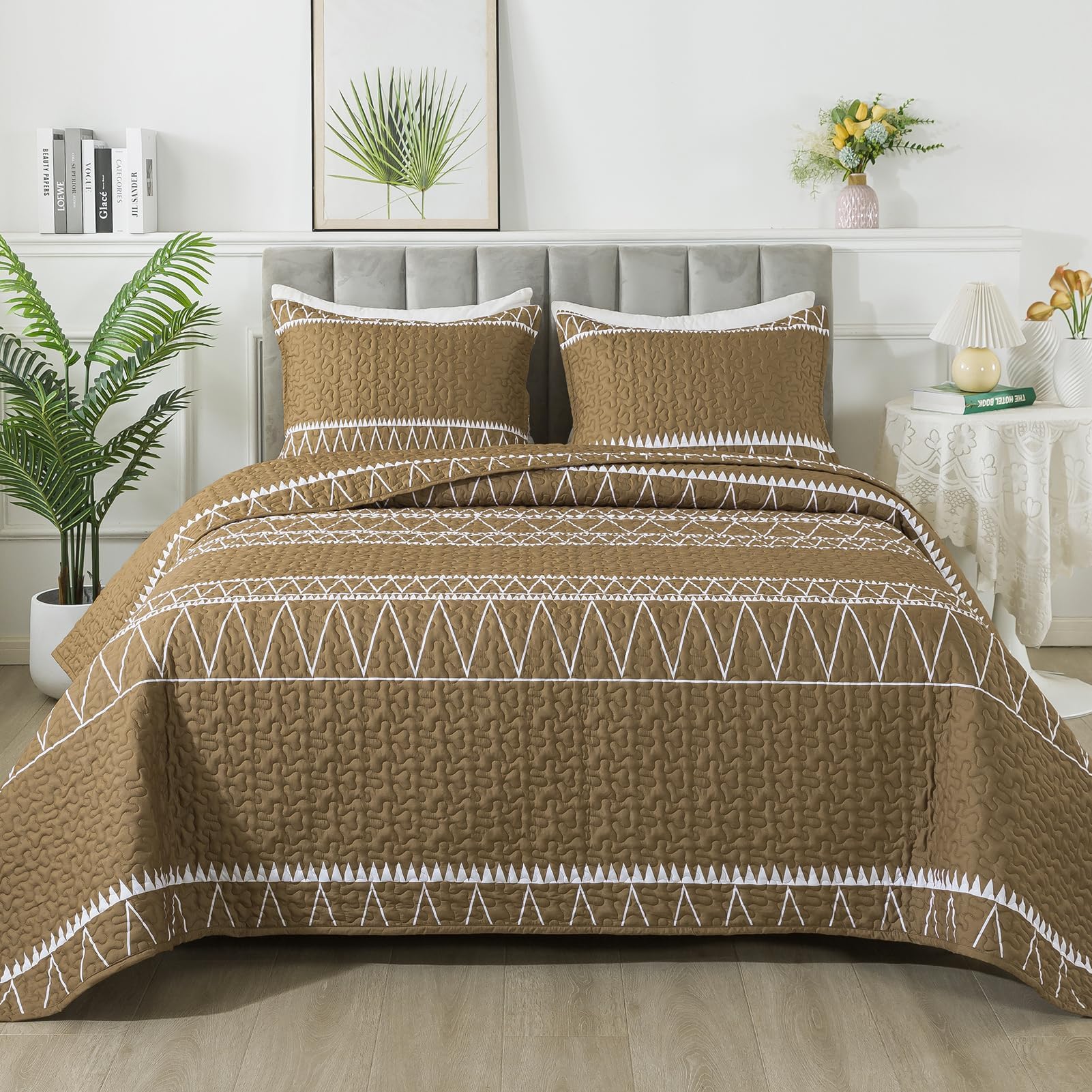 Andency Taupe Quilt Set
