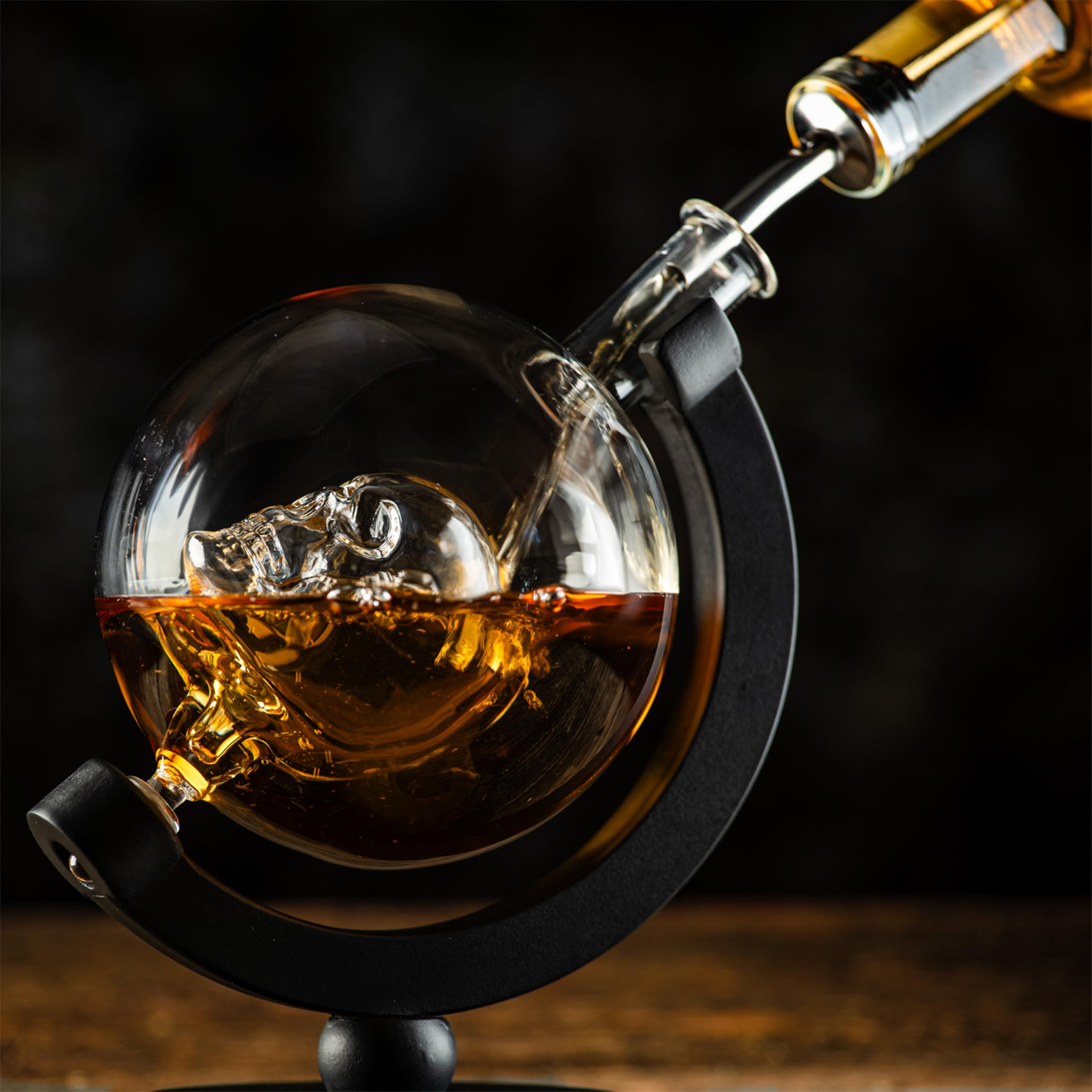 WHISISKEY Carafe Whisky - Carafe à Whisky - 900ML - Coffret Cadeau Homme - Idee Noel - Decanter avec 2 Verre à Whisky, 4 Pierre a Whisky, Whiskey Accessories