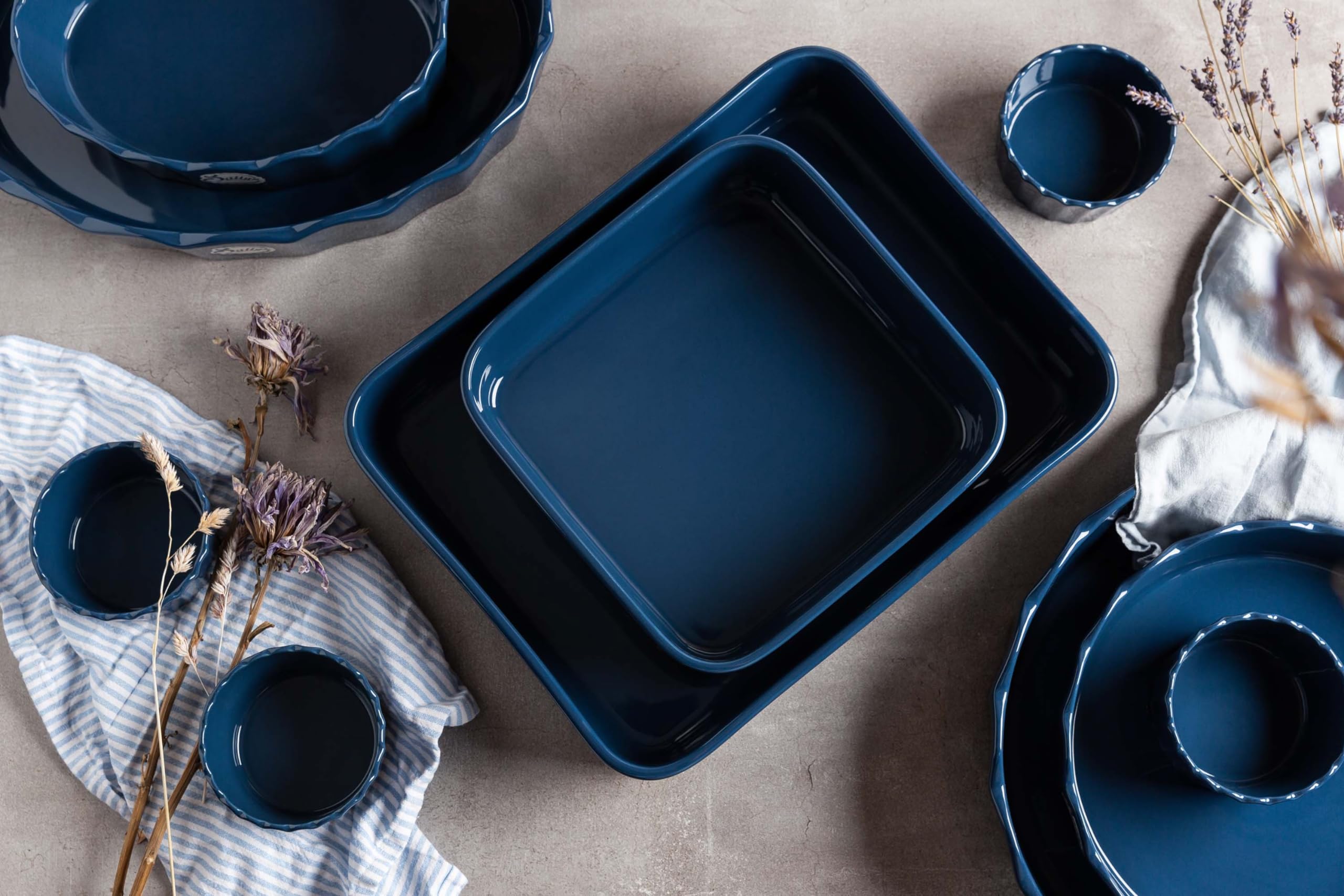 Sallys Stoneware Ofenform eckig 36 x 28 x 7 cm - Auflaufform aus natürlichen Materialien, kratz- und schnittfest (Night Blue)