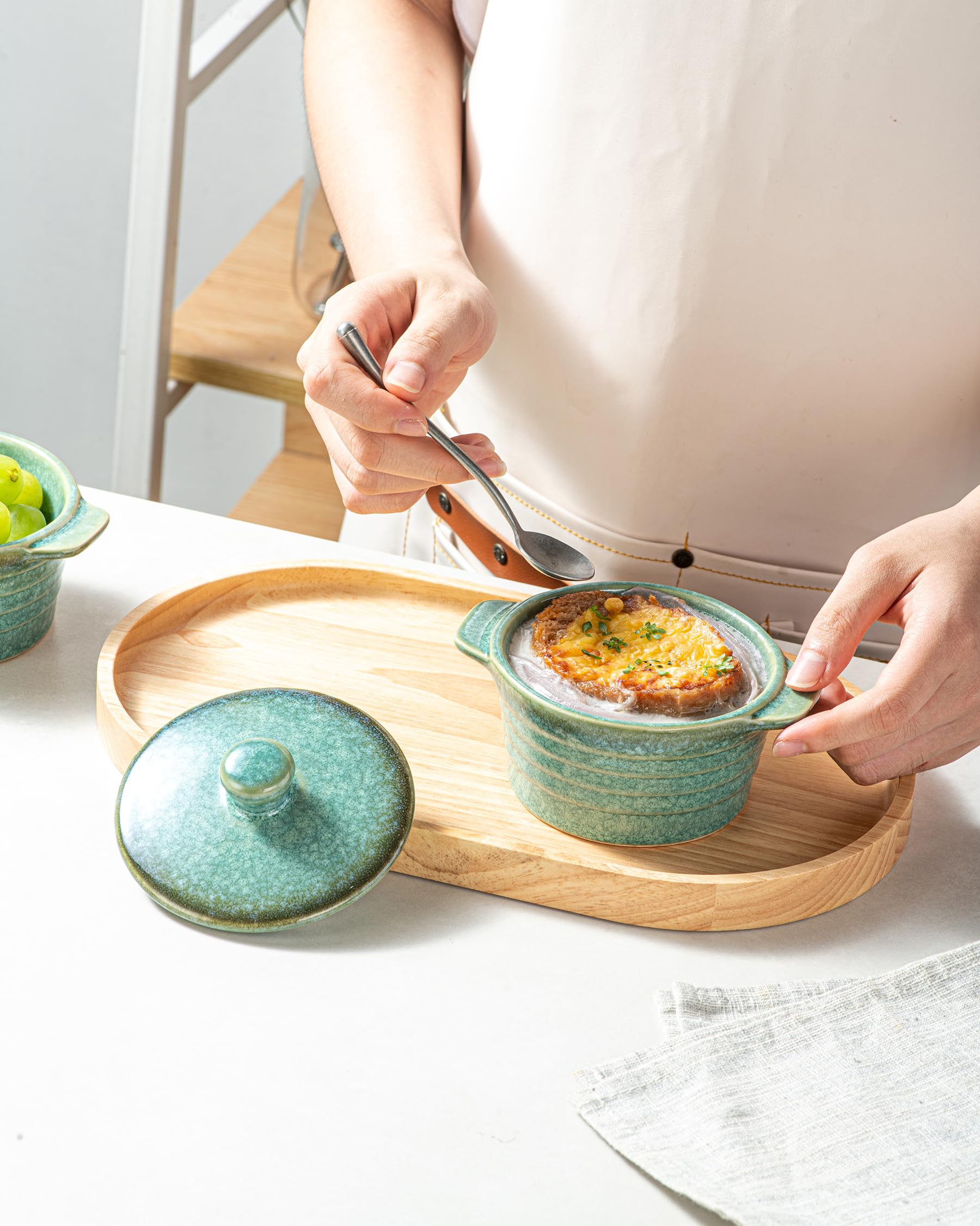 HENXFEN LEAD Mini Cocottes aus Steinzeug, 230ml Auflaufförmchen Souffle Förmchen mit Deckel, 4er-Set Kleine Auflaufform Creme Brulee Schälchen, Glänzend Grün