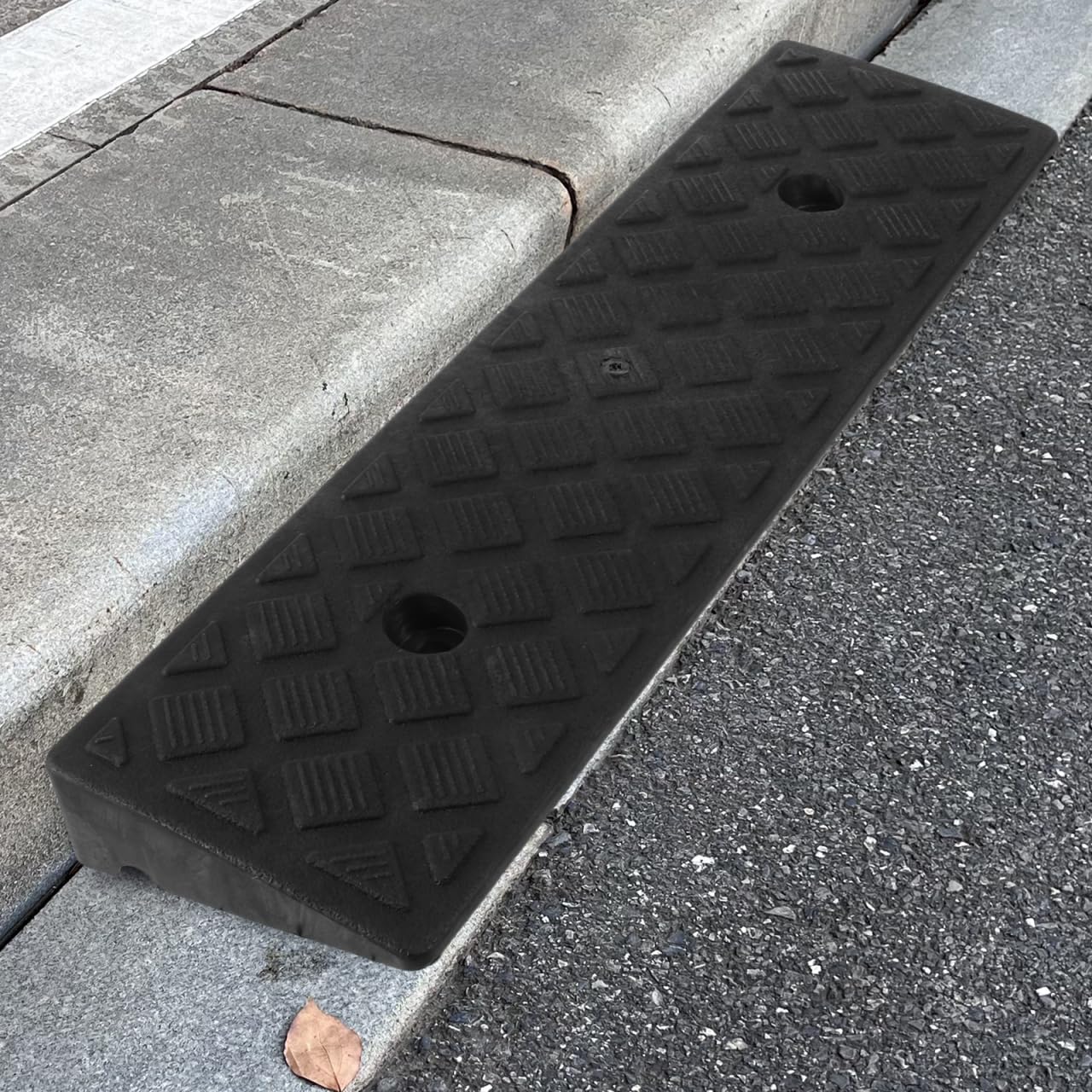 Schwellenrampe rollstuhlrampe schrägbrett Garagenrampe Übergangsstreifenreduzierer Behindertenrampe Bordsteinrampen Schwellensteigrampe Brückenrampe am Straßenrand Sport Black