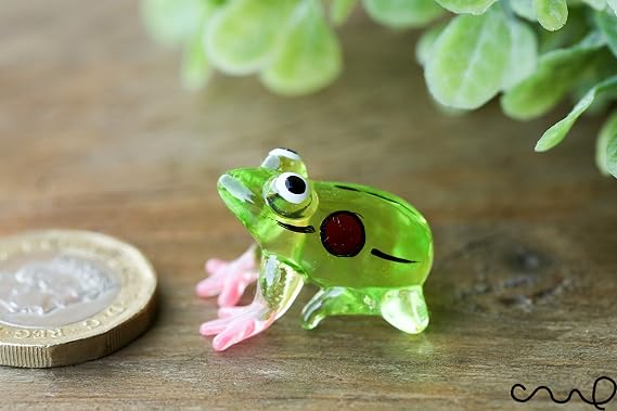 Miniature Glass Frog Handmade Tiny Mini Green Frog Little Garden Decor Ornament Gift Collectable Terrarium Decor Small Desk Sculpture