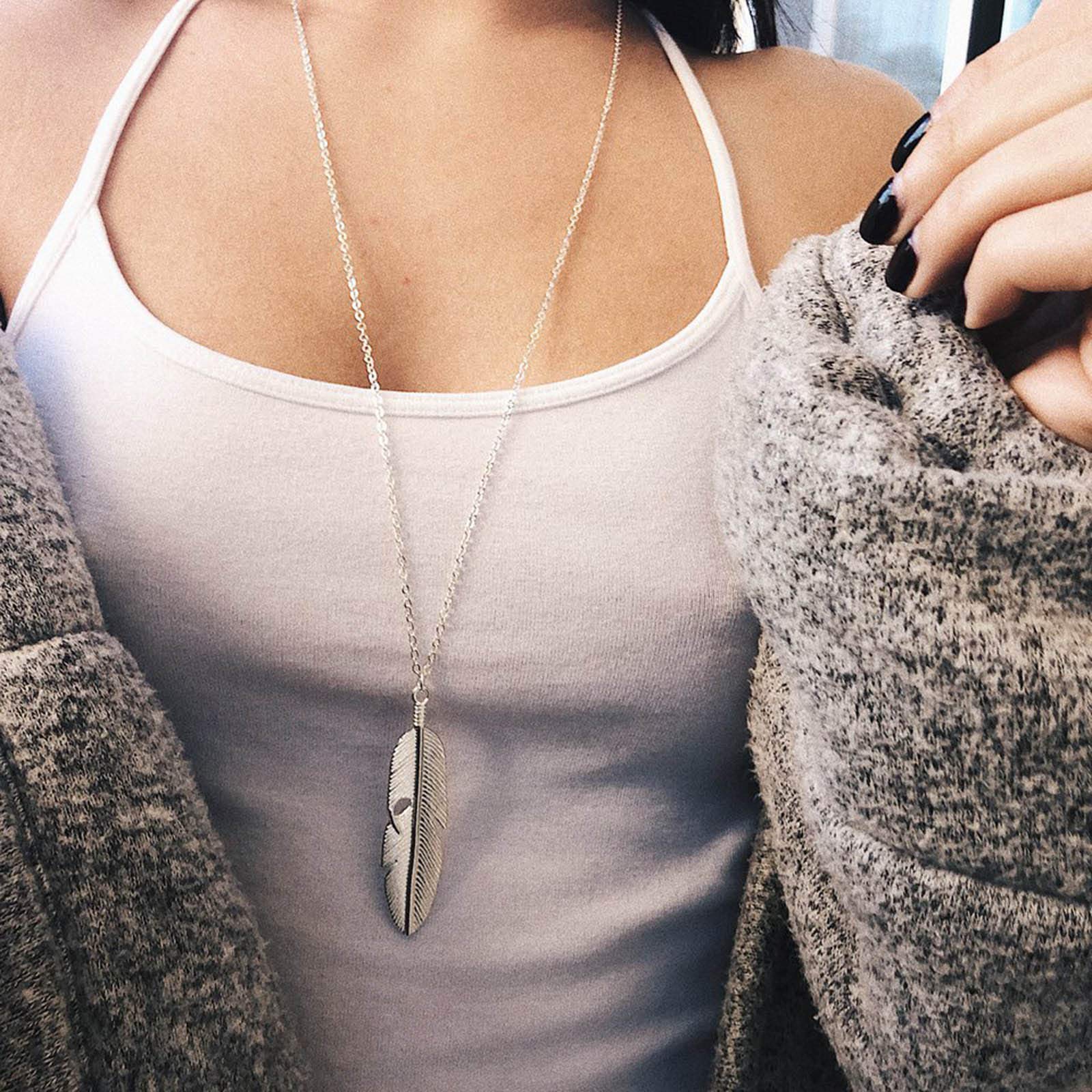 Boho Long Feather Necklace Silver Feather Pendant Chain Necklace Long Drop Necklace Vintage Jewelry for Women and Girls
