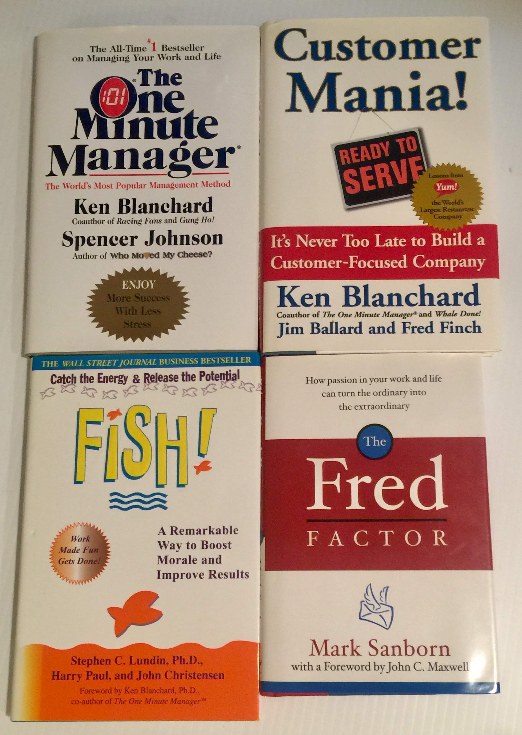 Leadership and One Minute Manager 3pt Set (Paper Nual and Discussion Guide, Loose-Leaf Pages Loose Leaf – 1 December 1985