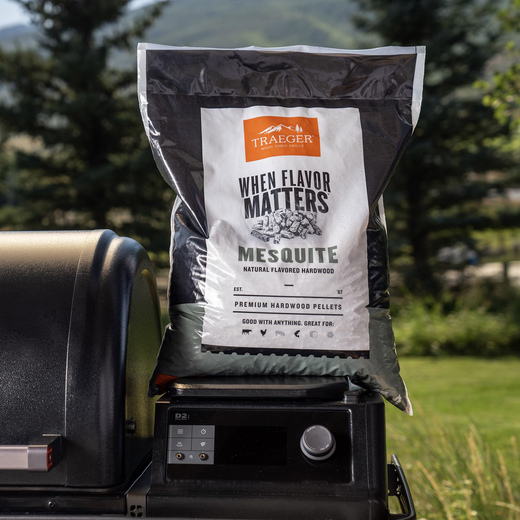 Traeger Grills Mesquite Granulés de Bois 100% Naturel pour fumoirs et Grills à granulés, Barbecue, Cuisson, rôti et Grill, Sac de 8,2 kg