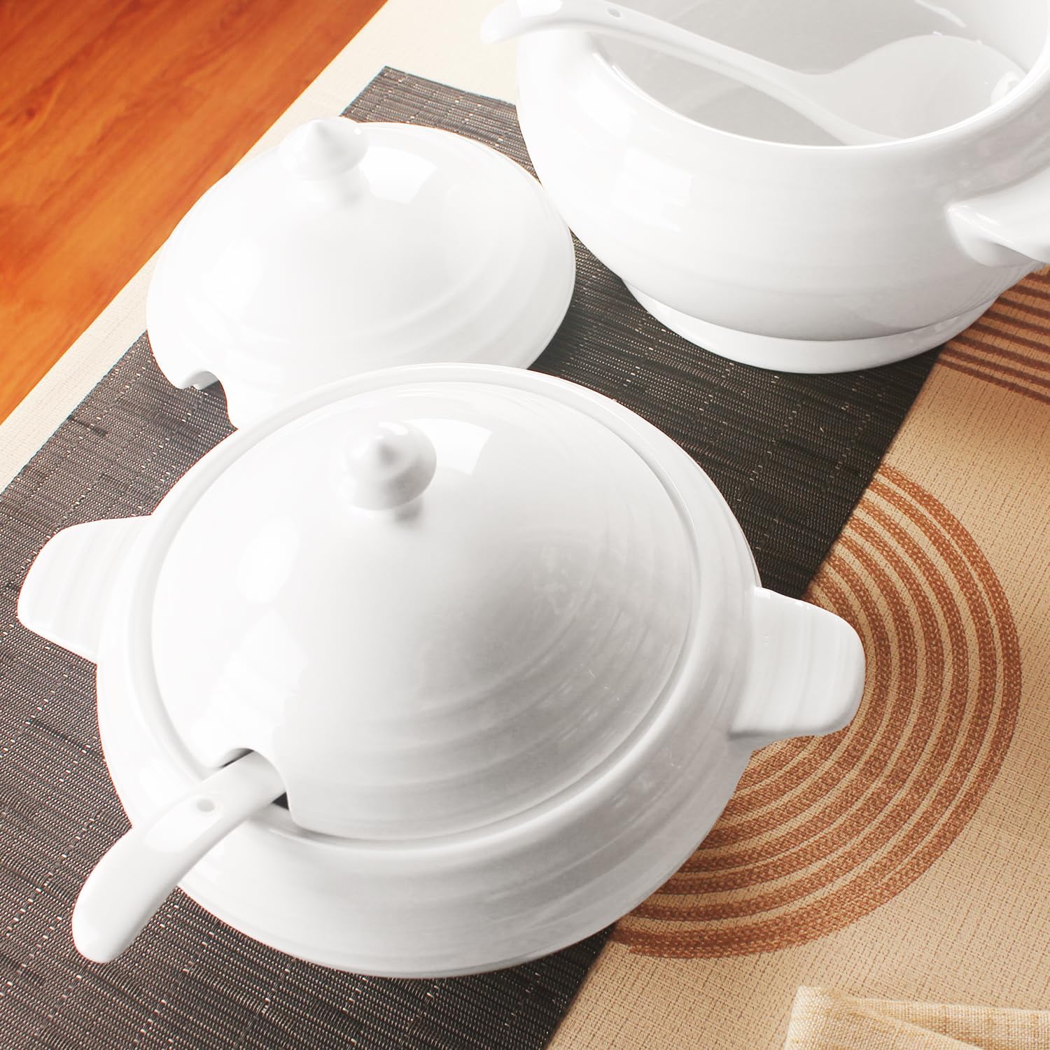 Casserole Dish with Serving Handles, 2.7 Qt soup Tureen With Lid and a 9.4-inch Spoon, for Dinner and Party Microwave Safe 11.6 Inch