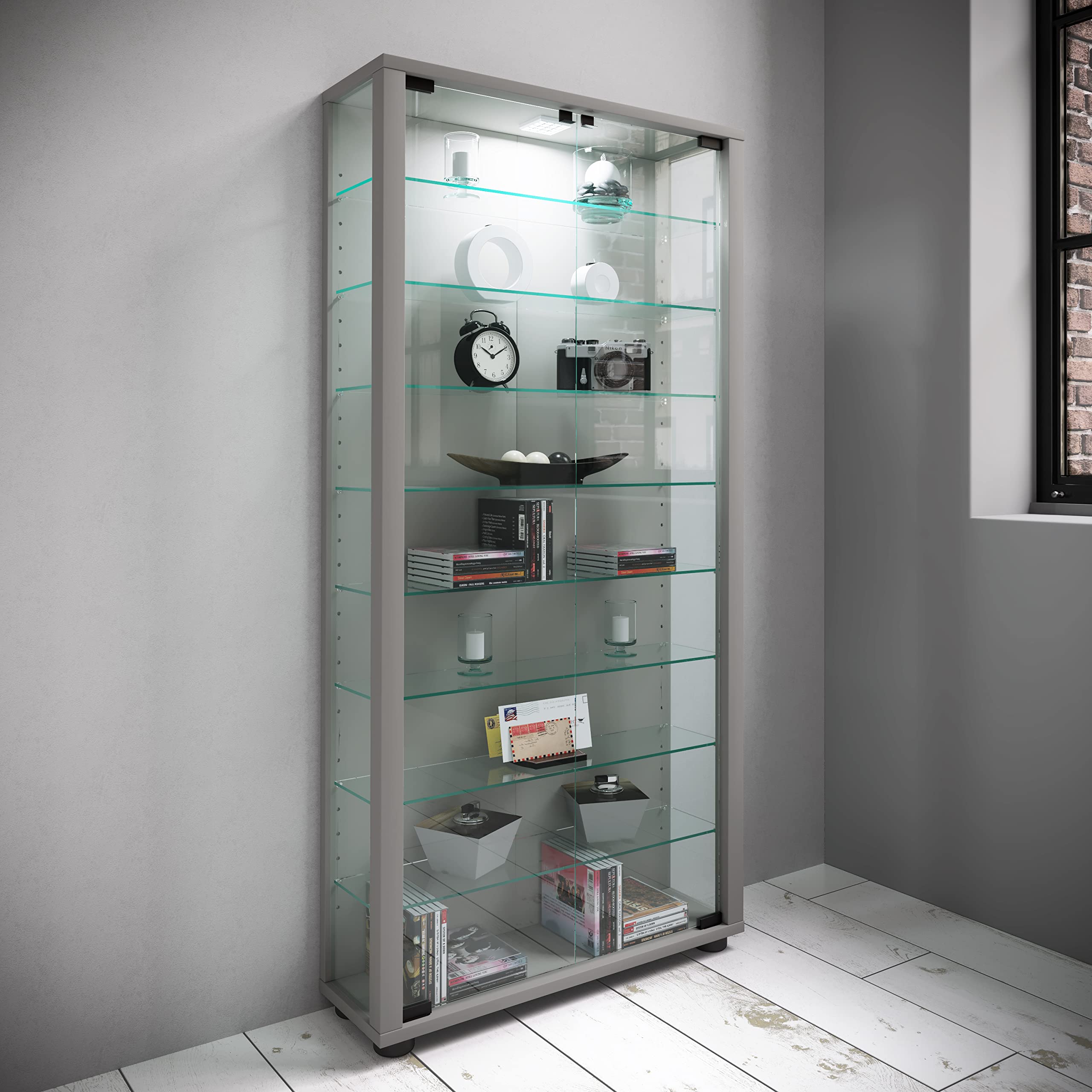 VCM Glasvitrine stehend | Vitrine Glas mit ESG-Sicherheitsglas | Maße ca. H. 115 x B. 50 x T. 38 cm | Standvitrine Glas | Modern und platzsparend | Glas Vitrinenschrank – Kavisa VCM Glasvitrine stehend | Vitrine Glas mit ESG-Sicherheitsglas | Maße ca. H. 115 x B. 50 x T. 38 cm | Standvitrine Glas | Modern und platzsparend | Glas Vitrinenschrank – Kavisa