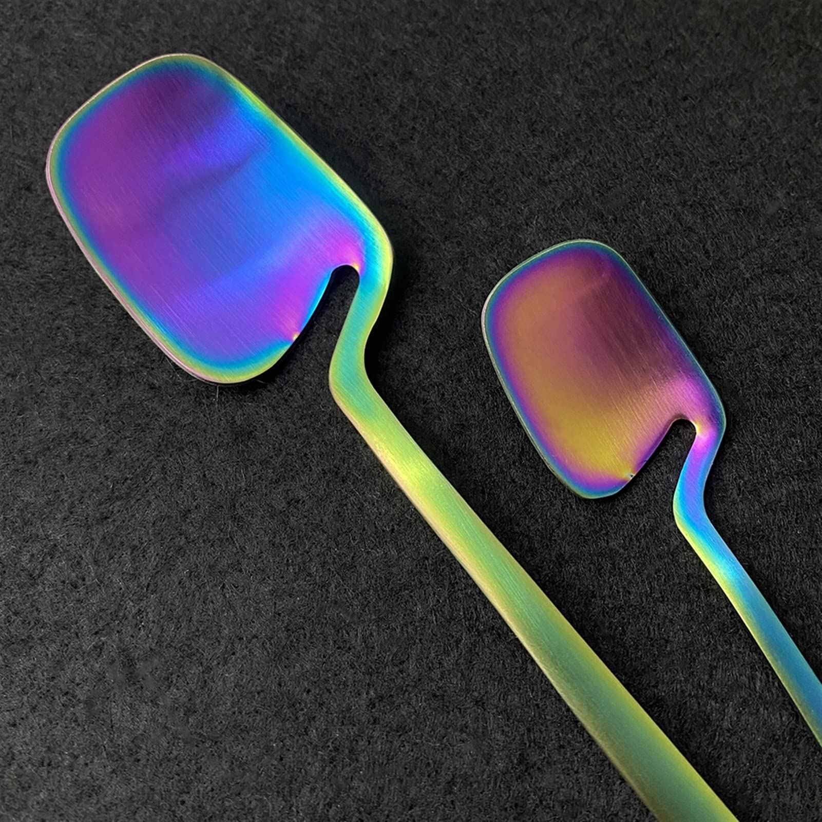 Bestecksets, 24-teilig, Besteckset aus mattiertem Edelstahl, Geschirrset, Schwarzgold, Messer, Gabel, Löffel, Besteck, Küchenparty-Geschirrset