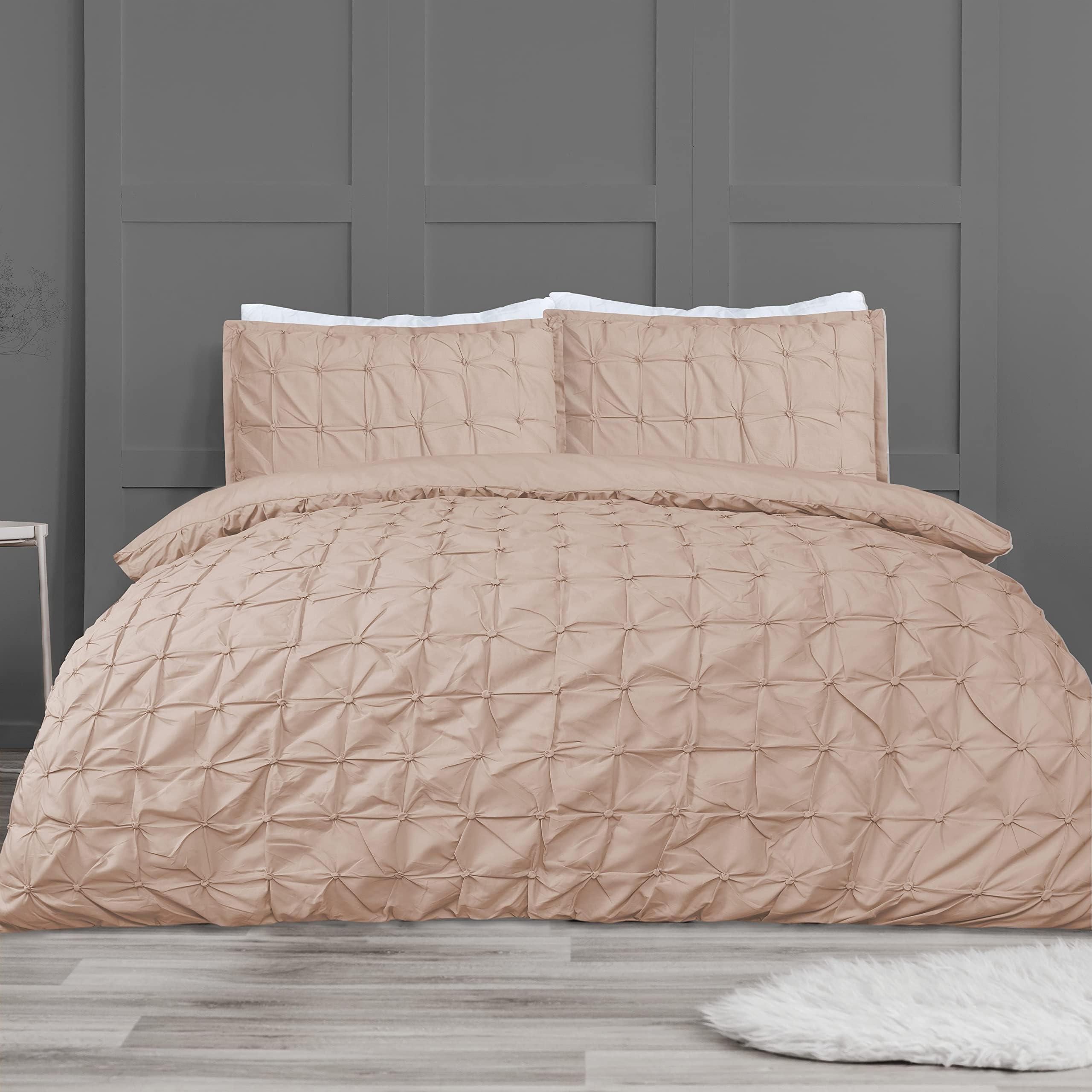 Sleepdown Pintuck Geplooid gestreept paneel, zilverkleurig Sleepdown Pintuck Geplooid gestreept paneel, zilverkleurig