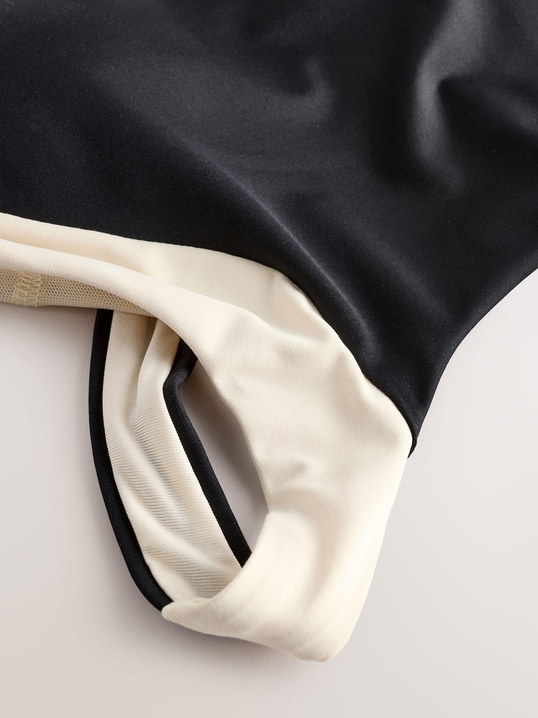 NEXT Femme Maillot de Bain Dos Nu Effet Ventre Plat avec col Montant | Coupe standard, Taille haute