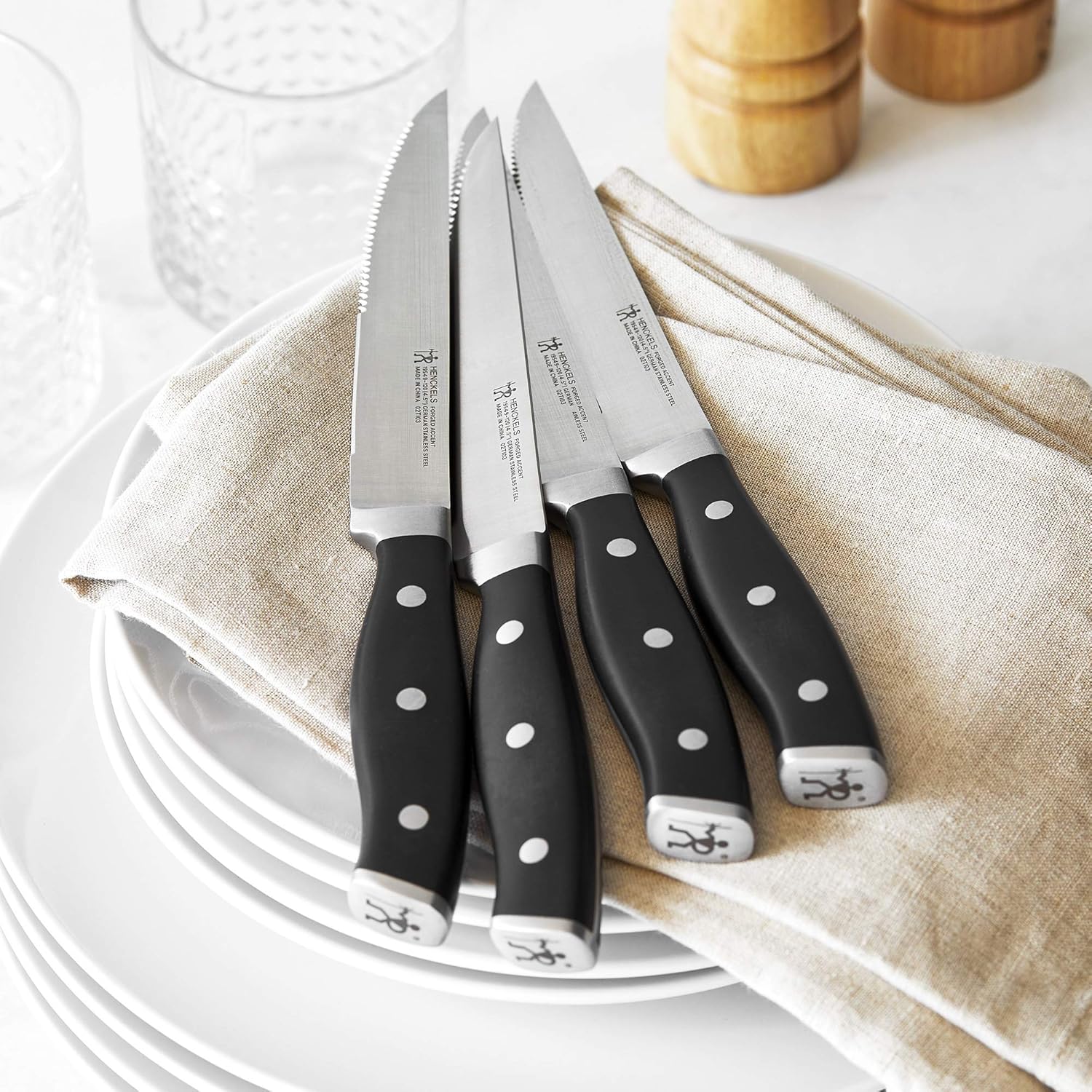 Henckels Forged Accent Set of 4 Steak Knife Set, German Engineered Informed by 100+ Years of Mastery, Black: Home & Kitchen
