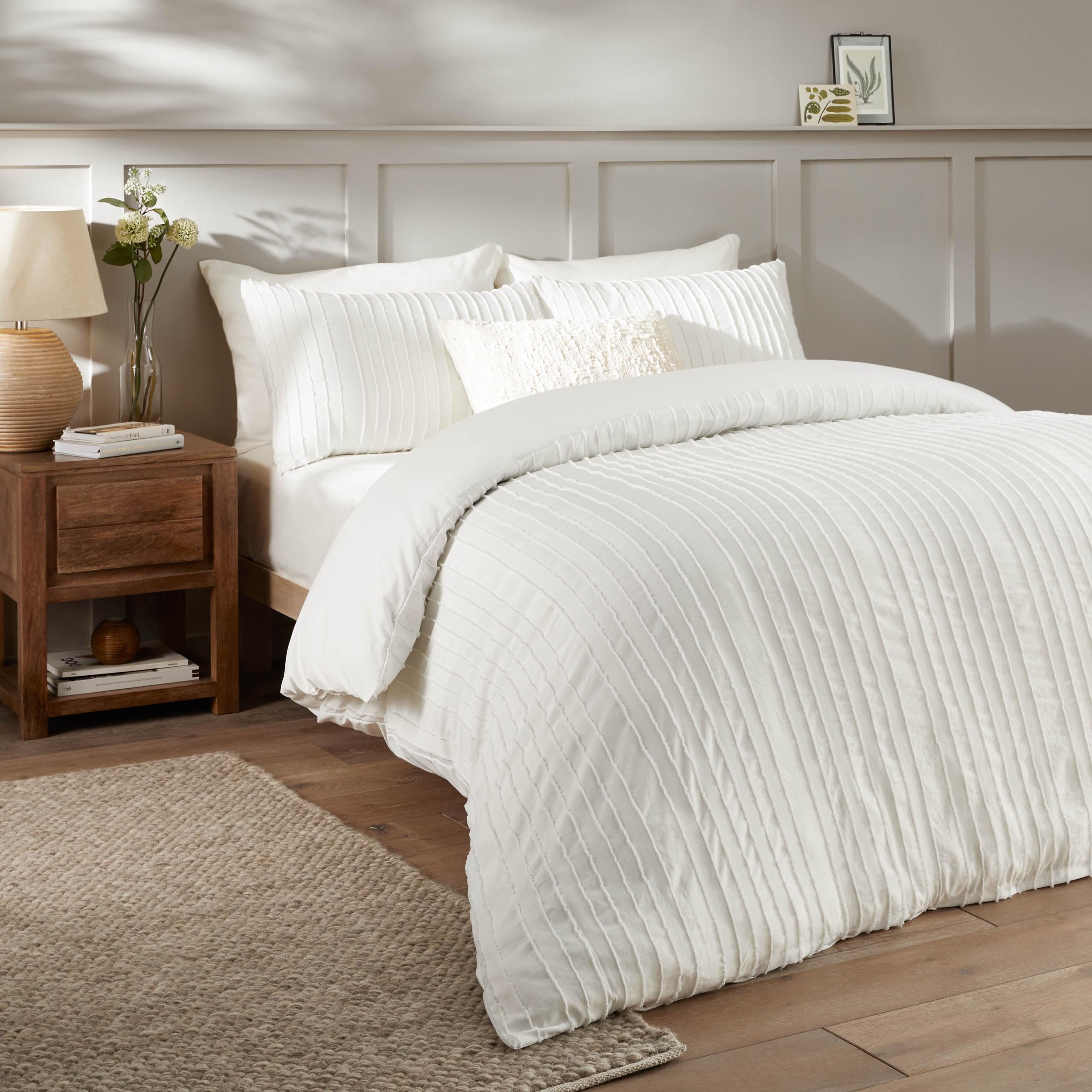 Duvet Day Harrison Stripe Duvet Cover Set – Minimal Tufted Design with Soft-Touch Fabric and Easy-Care Finish (White - Single)