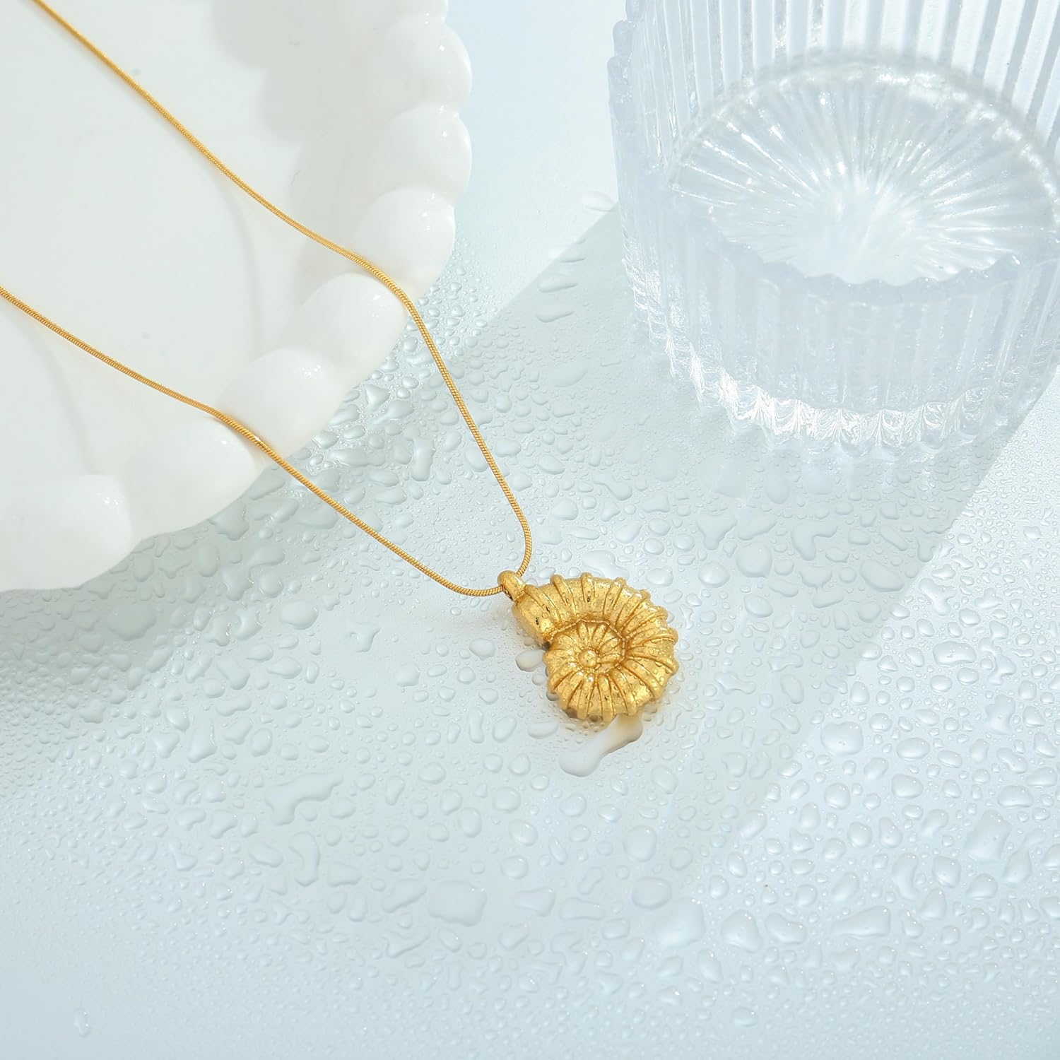 Conch Charm Necklace for Women Non Tarnish Gold Adjustable Bohemian Seashell Necklace Summer Jewelry Ocean Beach Inspired Long Chain Pendant Necklace Gift for Her Birthday, Valentine's Day, Mother's Day - Image 5