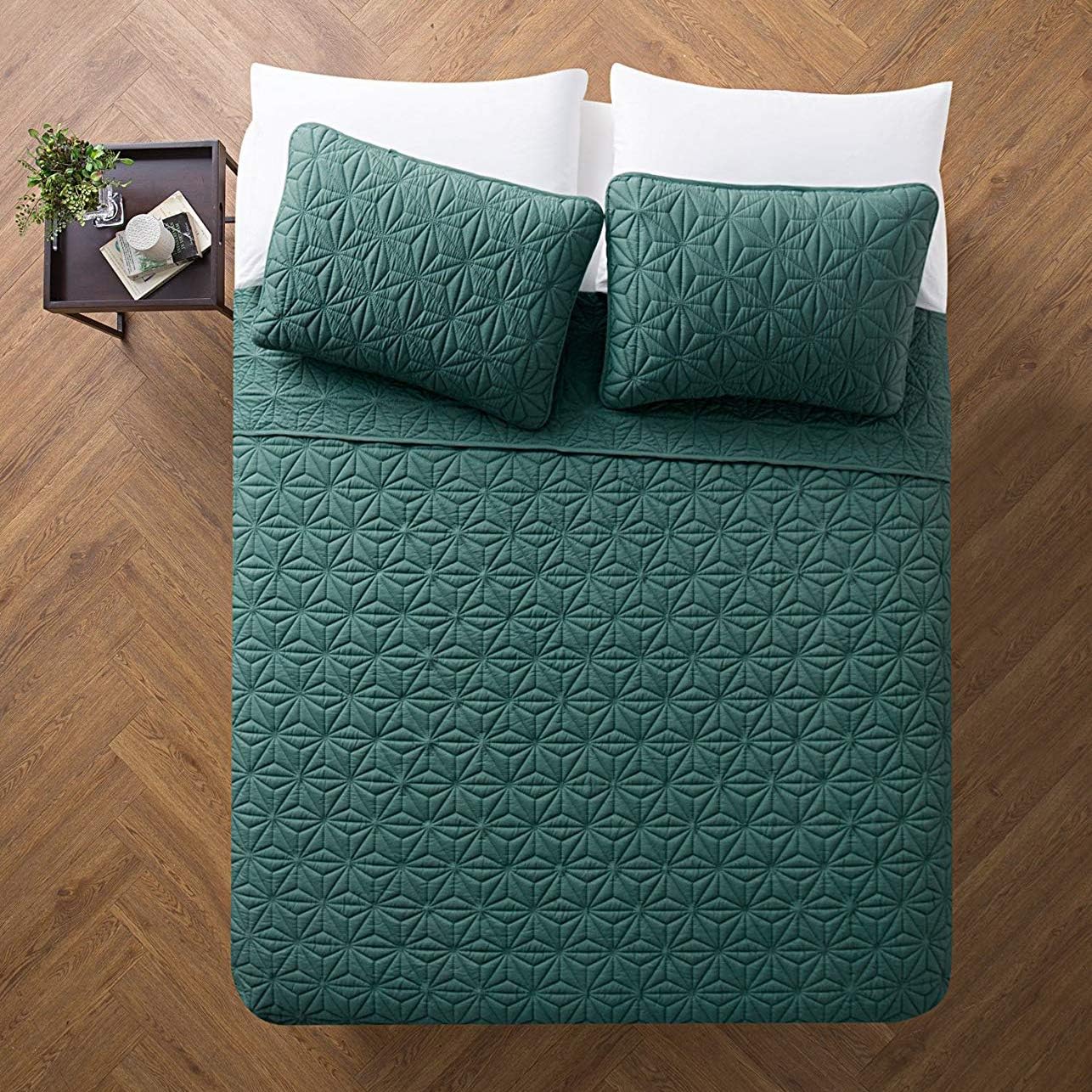 Full Green Microfiber Reversible Geometric Quilt Set