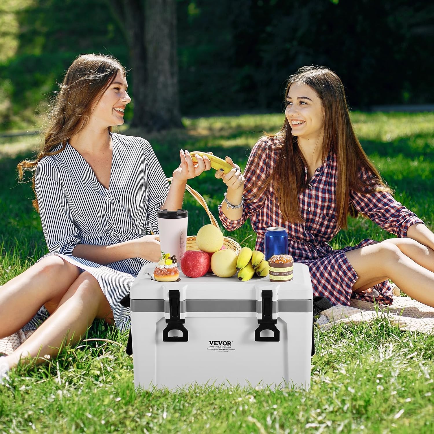 VEVOR Portable Cooler,Hard Cooler with Ice Retention, Heavy-Duty Handles and Strap, Lightweight Rigid Material Insulated Portable Cooler, Suitable for Family Picnics and Short Trips