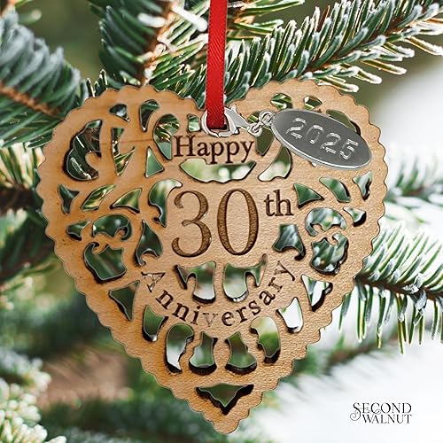 Miniatura 5 de Adorno de 40 aniversario con fecha y fecha para colgar, corazón de madera feliz para parejas, hermoso detalle de madera cortado con láser en forma