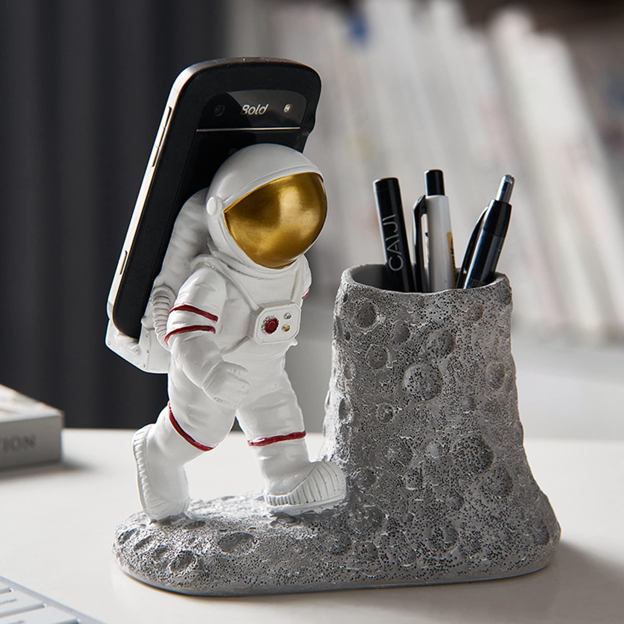 Astronaut Pen Pencil Holder with Phone Stand, Resin Spaceman Pen Container Cell Phone Stand for home Office Desktop Decoration, Gifts for Space Lovers, Gifts for Christmas