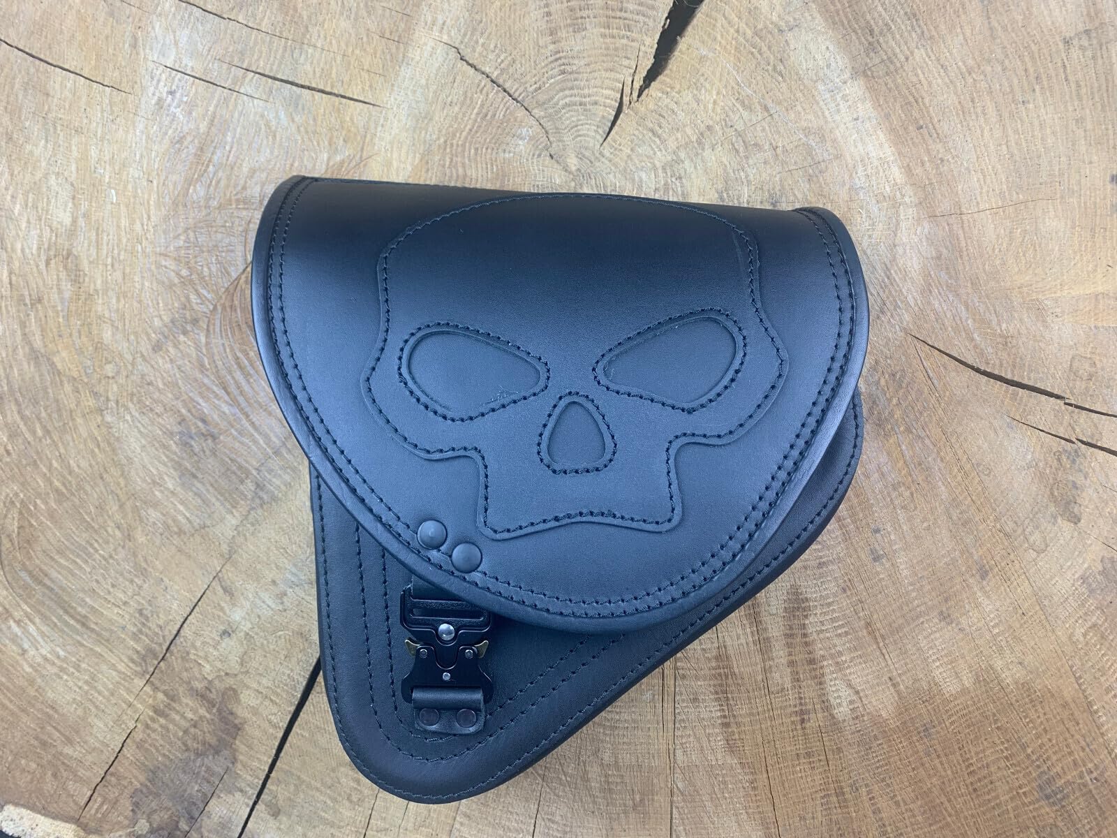 Schwingentasche Diablo Skull Blackline kompatibel mit Harley Davidson Softail Breackout Heritage Starrahmen Satteltasche Fat Bob 2018 Tasche Motorradtasche