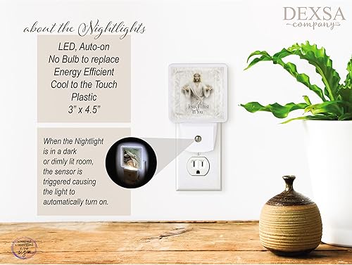 Miniatura 7 de DEXSA Jesús I Trust In You - Luz nocturna LED con enchufe automático y apagado automático, seguro, ilumina, añade el toque perfecto a cualquier