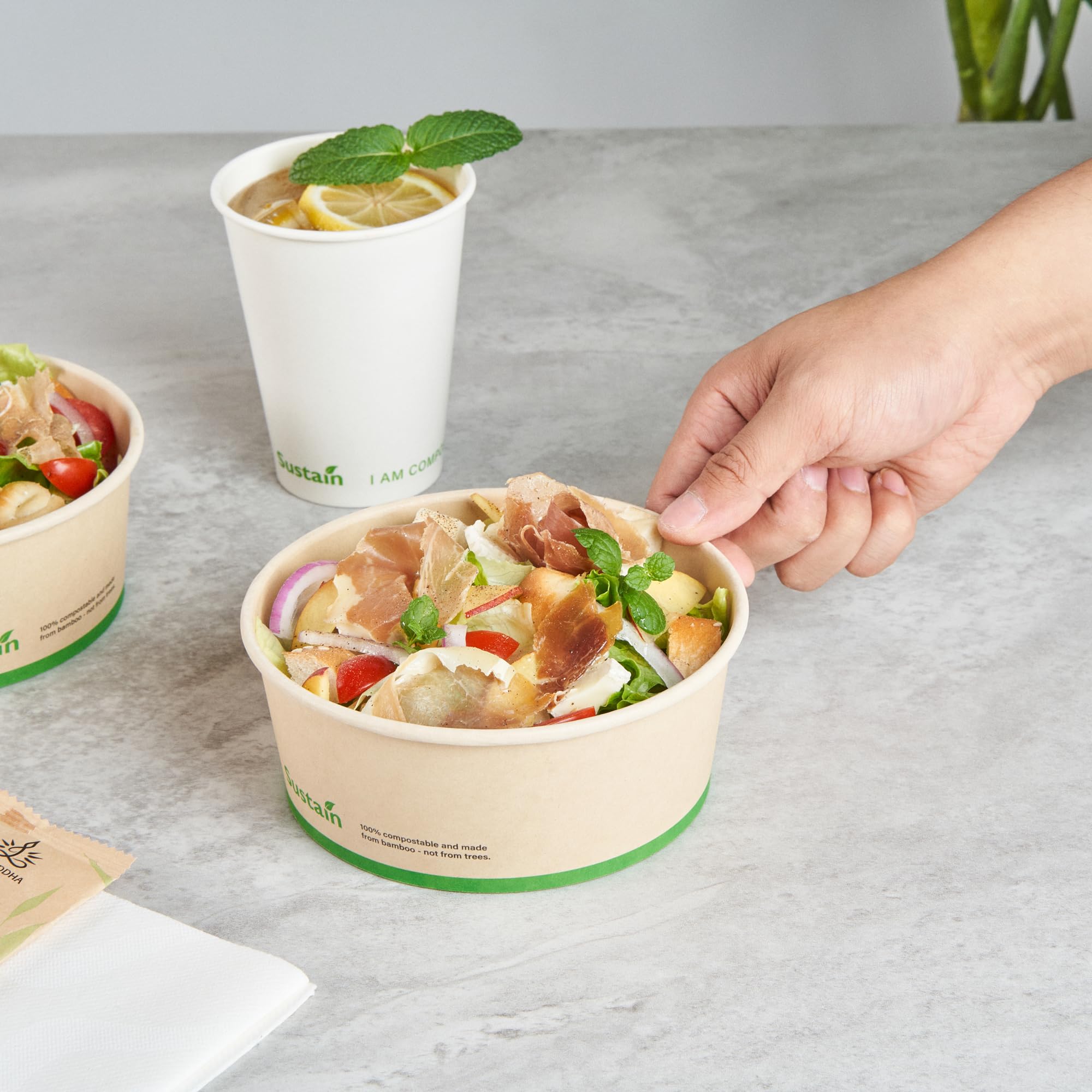 Restaurantware - Cajas de papel resistentes de 25 onzas, 50 recipientes redondos para alimentos, con forro de ácido poliláctico, compostables, contenedores de papel de bambú, desechables, a prueba de