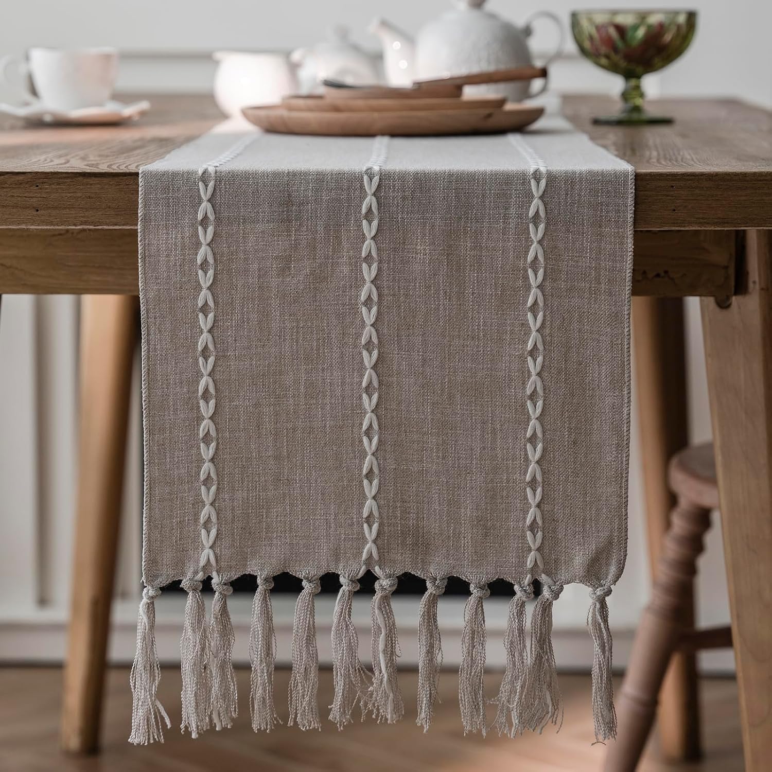 Striped Jacquard Table Runner with Tassels 130 Inches Long Farmhouse Rustic Table Runner Linen Textured Table Decoration for Living Room Bridal Shower (Coffee C,13"x130")