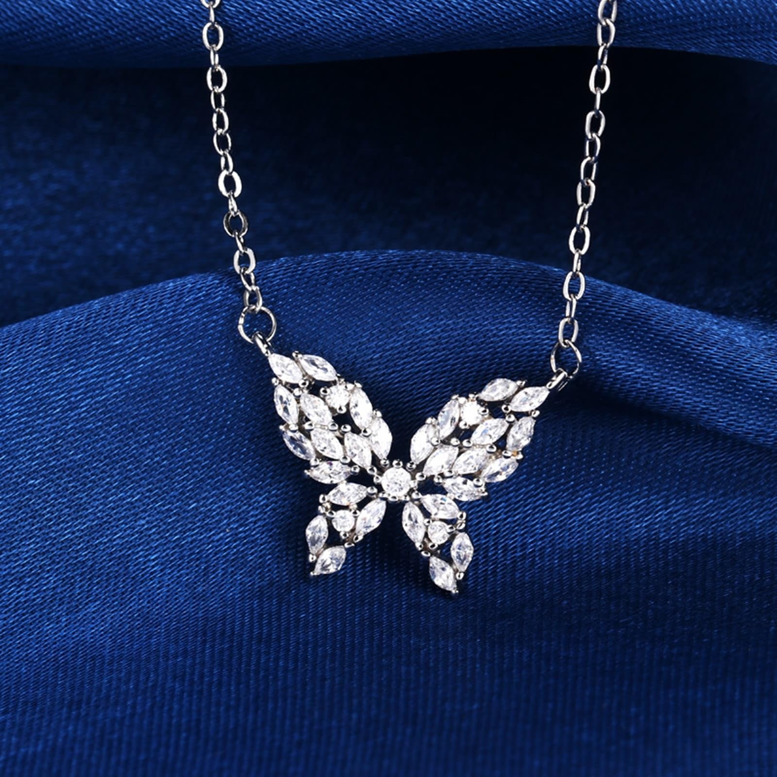Daesar Damski łańcuszek z białego złota próby 750 585 375, zawieszka charm, motyl z diamentowym naszyjnikiem, białe złoto, 45 cm, dla kobiet
