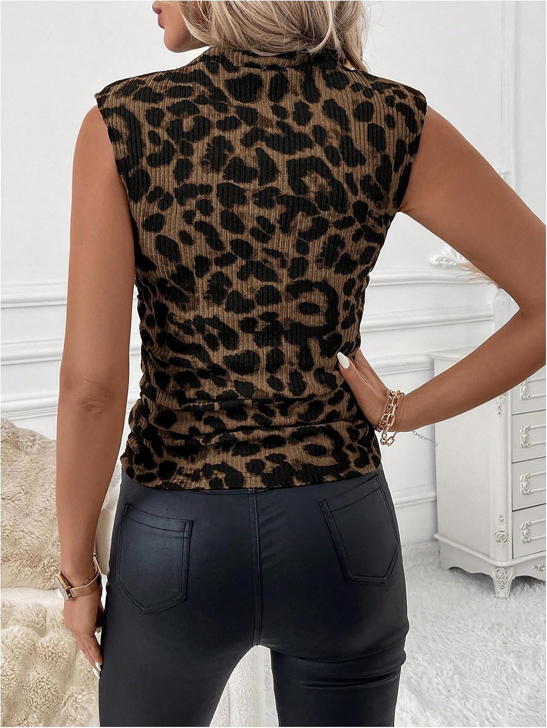 GORGLITTER Women's Leopard Animal Print Sleeveless Tank Tops Cheetah Mock Neck Going Out Tops Trendy 2025