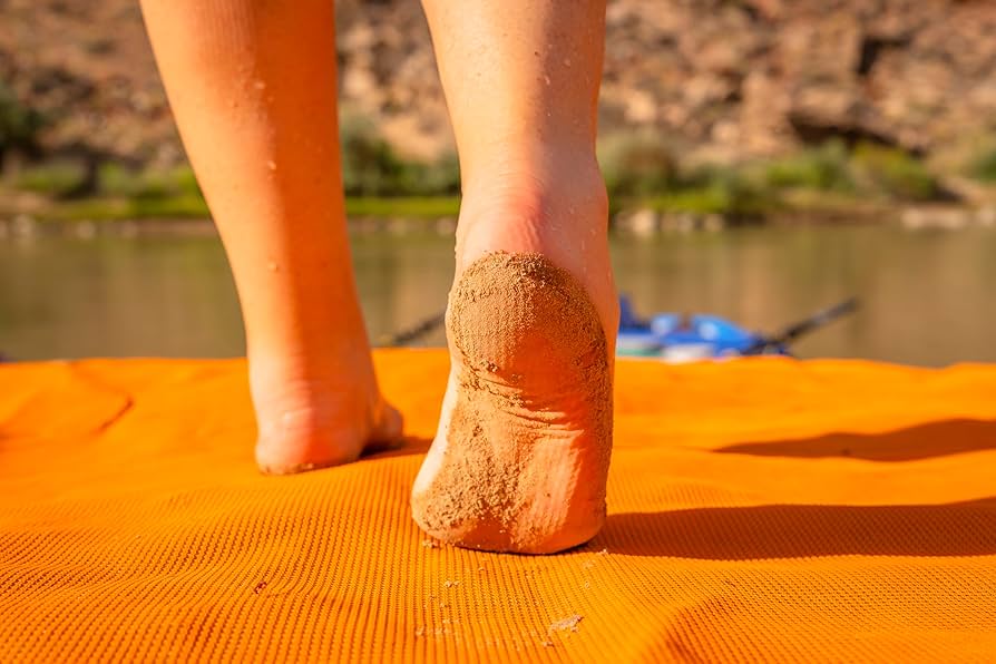 【美品】1度使用CGEAR サンドライト　砂を通さないビーチマット Amazon.co.jp: CGEAR Sandlite (シーギアサンドライト) – 特許