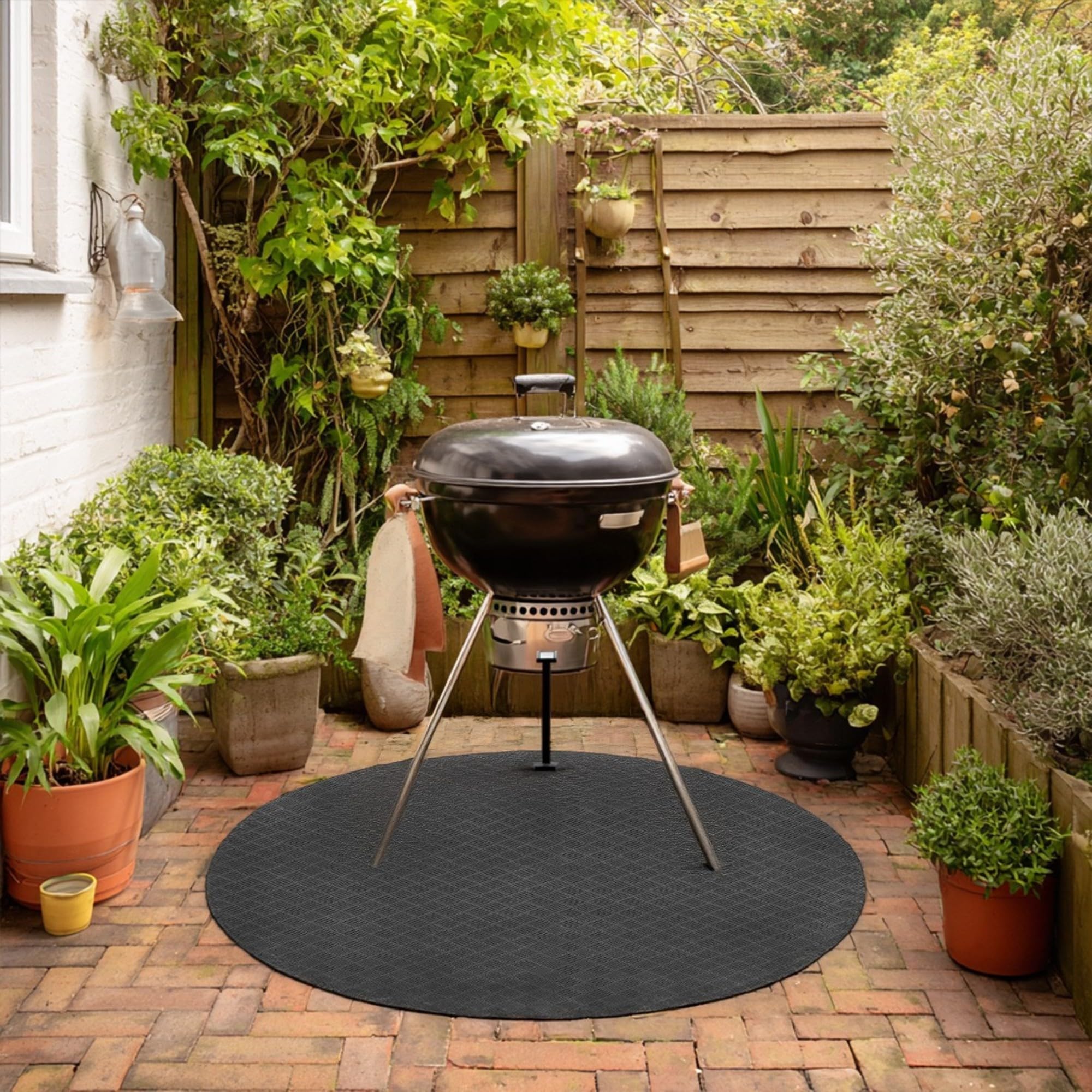 Nicoman Large Under Grill Mat, BBQ & Fire Pit Mat, Heavy Duty Non Slip Waterproof Floor Protector, Heat & Oil Resistant Outdoor Mat for Patio, Garden & Decking, Round 100cm (39 Inch)