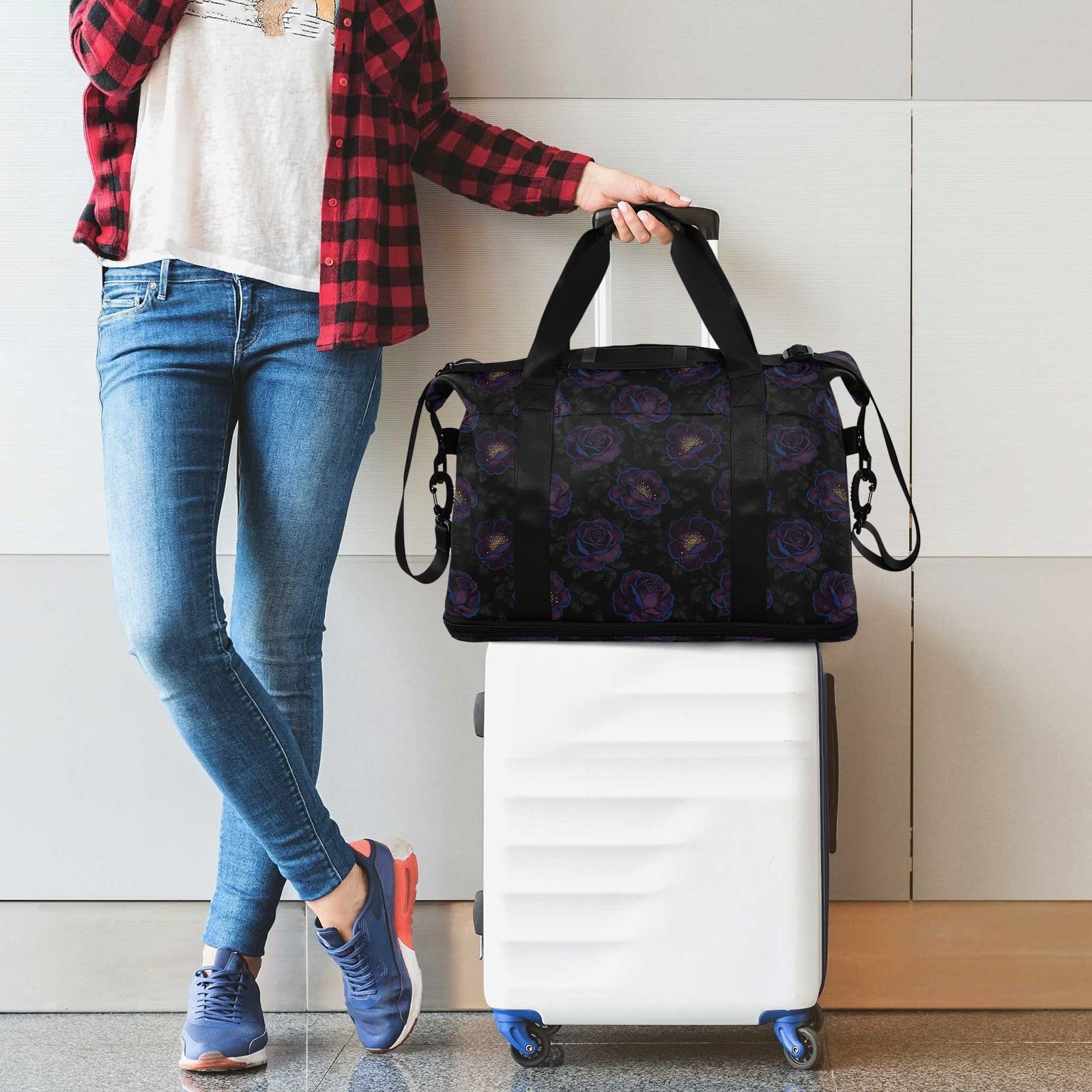 Borsone pieghevole con fiore viola scuro nero borsa da viaggio Weekender Gear Bag con borsa da toilette per escursionismo
