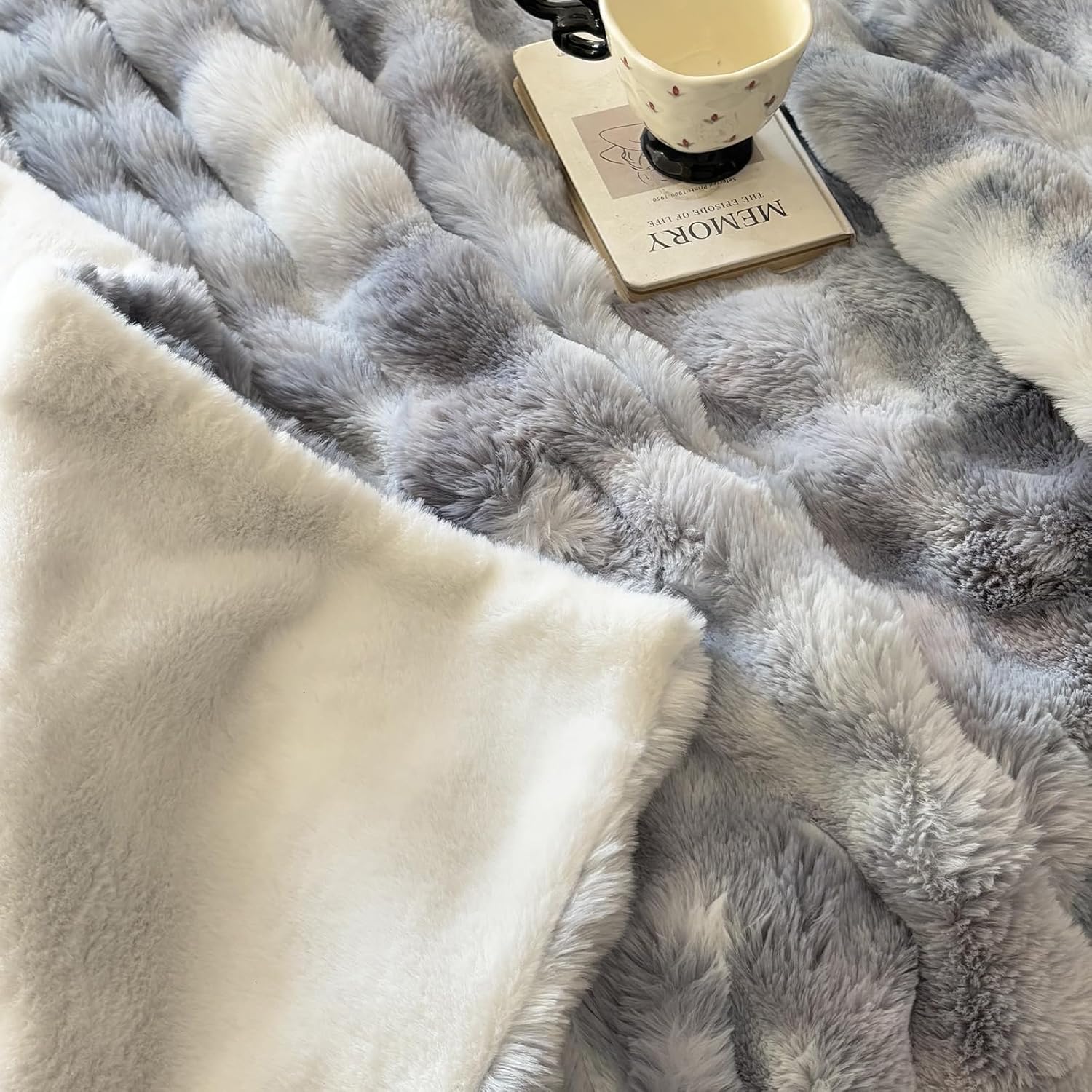 Bunny Blanket for Women, Faux Rabbit Fur Throw Blanket, Fluffy Warm Plush Thick Bubble Blanket for Bed Sofa Living Room Couch, Soft Cozy Furry Blankets (Silver Gray,140x200cm(55x79inch))