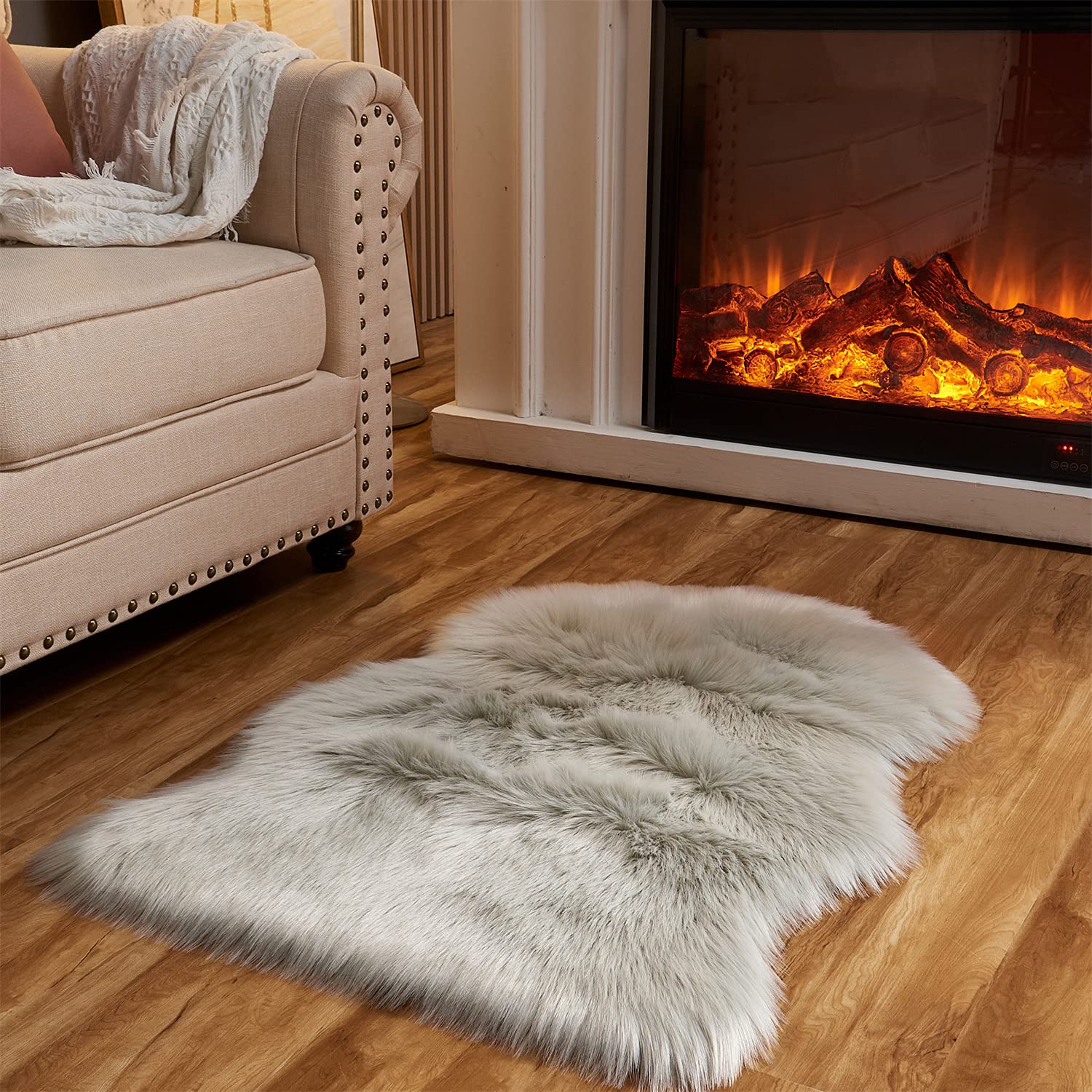 Arbosofe Petit tapis ultra doux en fausse fourrure – Petit tapis pelucheux en fourrure à poils longs pour chambre à coucher, salon, décoration de chambre d'enfant, 0,6 x 0,9 m, peau de mouton