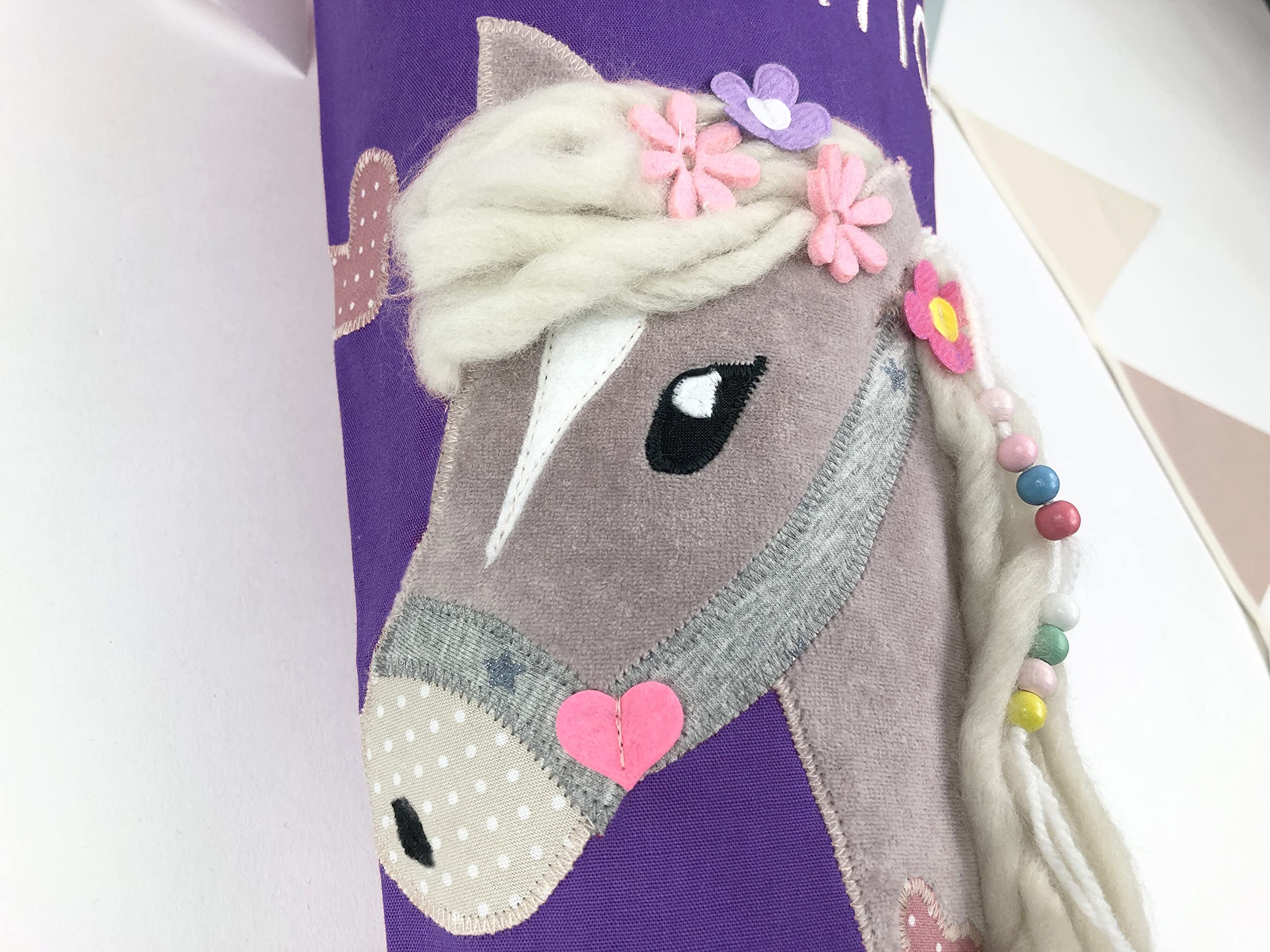 Schultüte/Zuckertüte Pferd mit Namen in lila zur Einschulung für Mädchen, aus Stoff, mit Kissen bestellbar