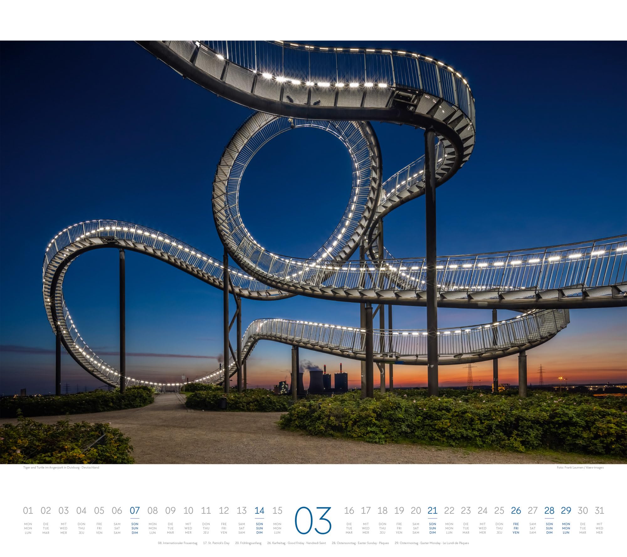Treppen Kalender 2027 | Bildstarker Architektur-Kalender im großen Querformat (54x48 cm) | Architektonische Meisterwerke | Wendeltreppe