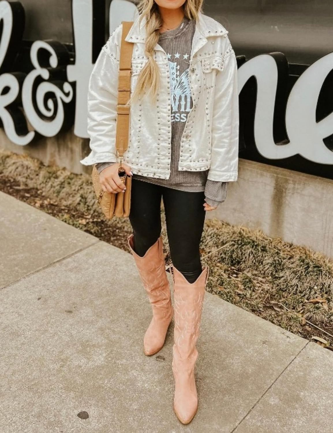 Omoone Women's Long Sleeve Rivet Studded Denim Jacket Casual Washed Short Jean Coat Western Outfits - Image 3