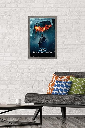 Miniatura 55 de Trends International DC Comics Movie - The Dark Knight - Póster de pared de una hoja con logotipo de Batman en fuego, 22.375 x 34 pulgadas, paquete