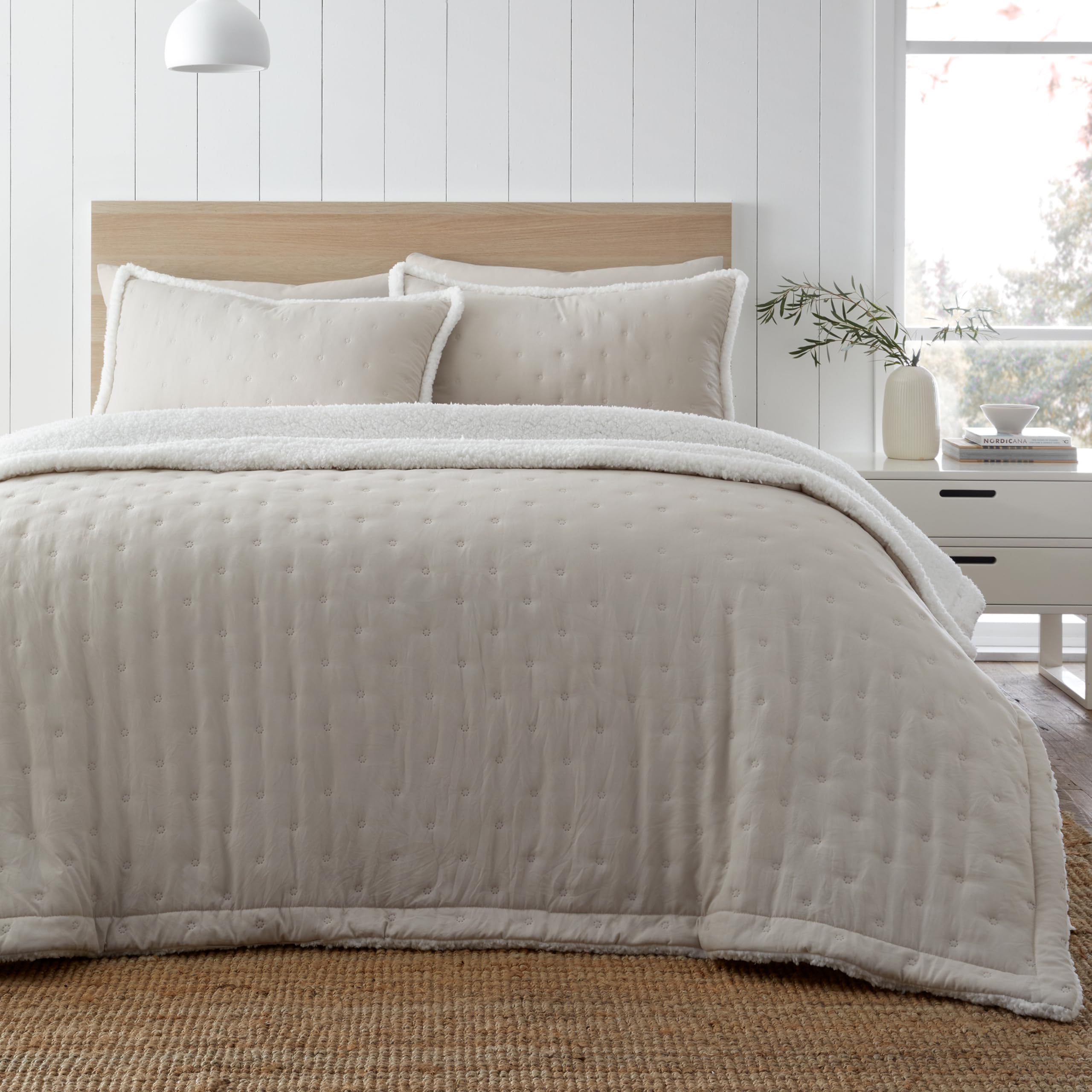 Catherine Lansfield Cosy Nori Sherpa Bedspread Throw