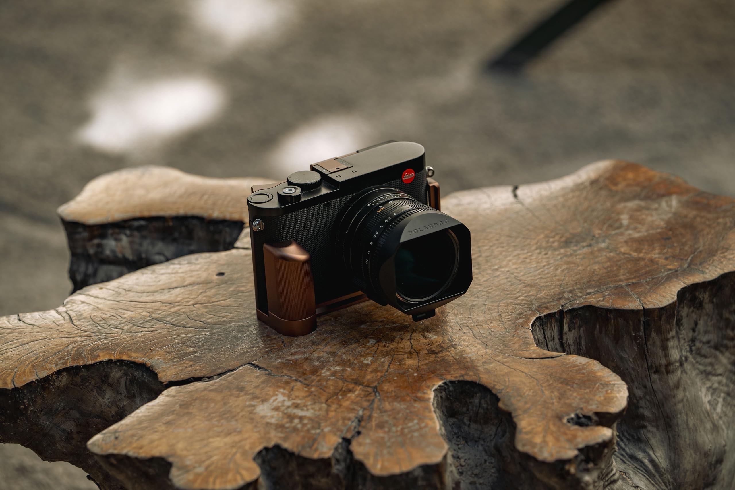 PolarPro - MagFlip Hood - Capucha magnética abatible para Acceso a filtros - 28mm + 43mm - Leica Q3 - Negro